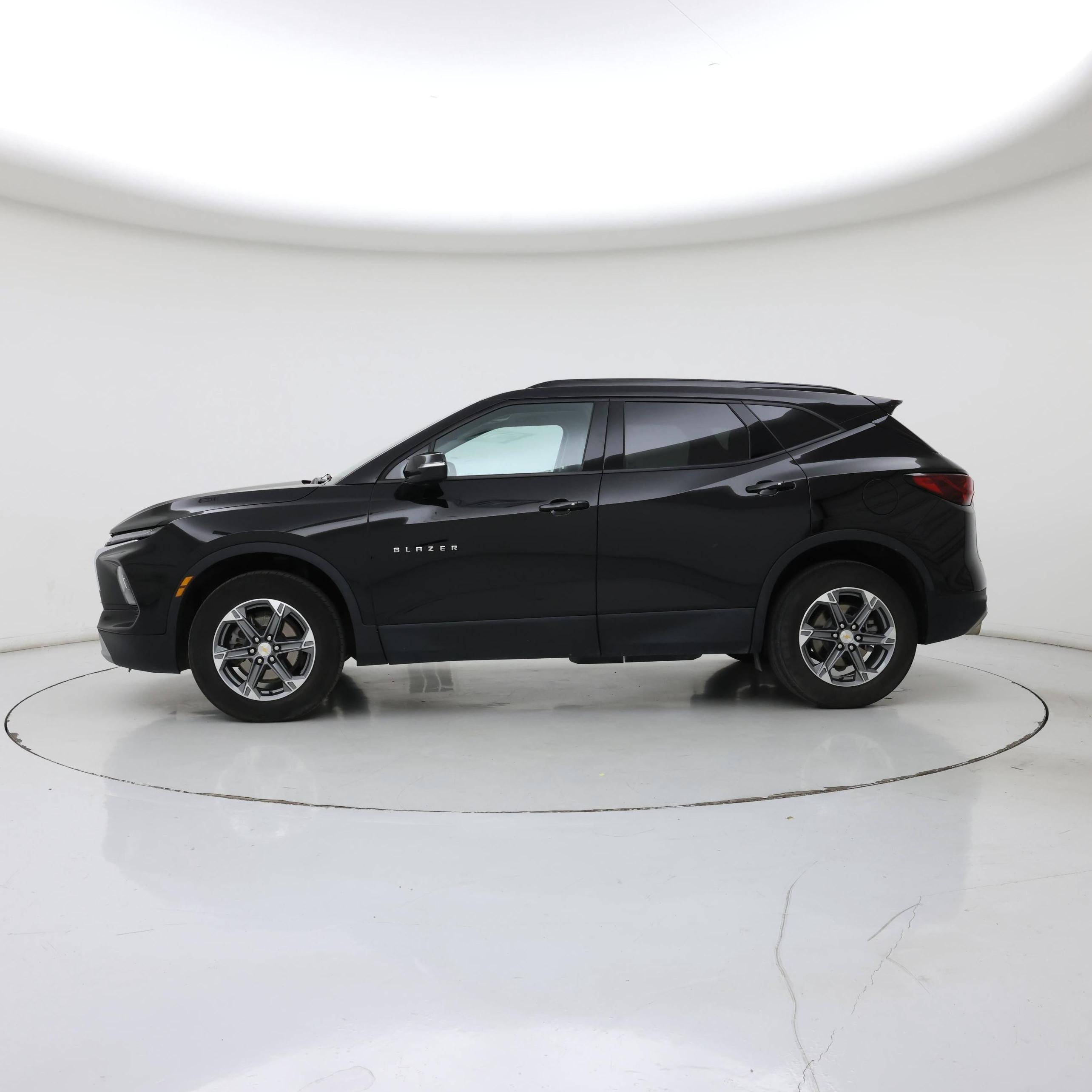 Thumbnail: 2023 Chevrolet Blazer - 3