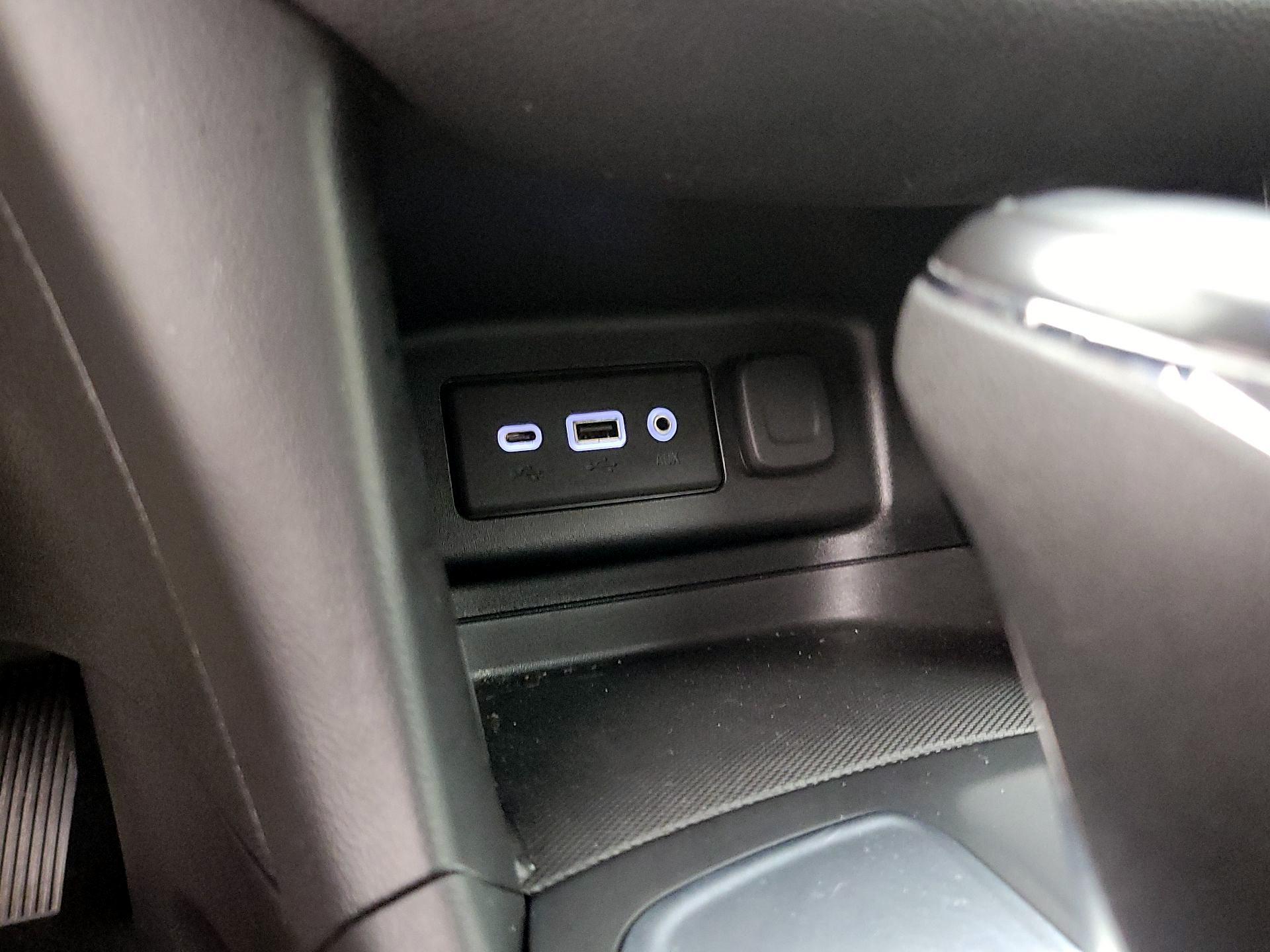 Thumbnail: 2020 Chevrolet Equinox - 18