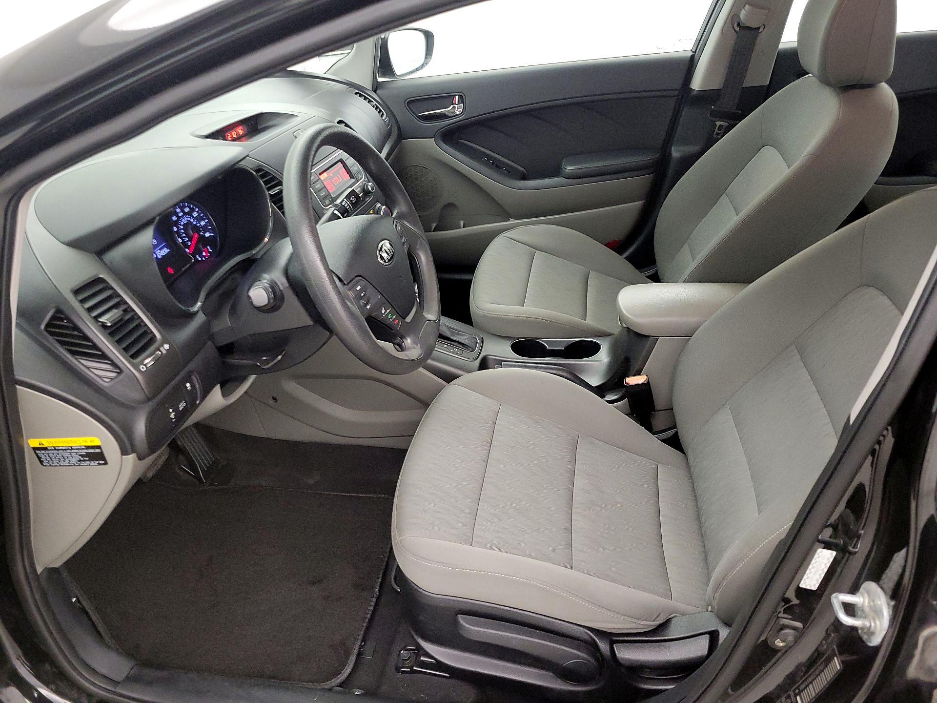 Thumbnail: 2016 Kia Forte - 11