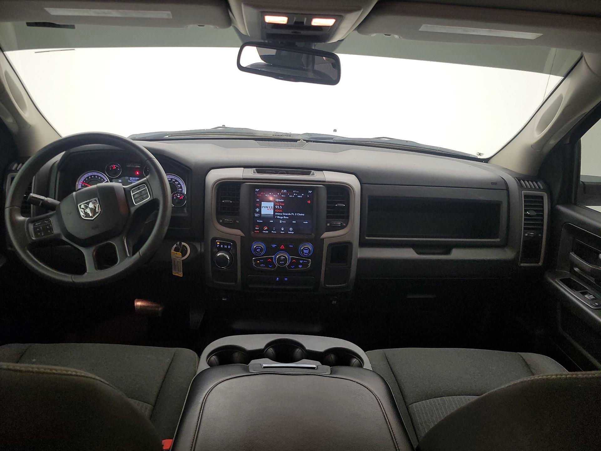 Thumbnail: 2021 RAM 1500 Classic - 9