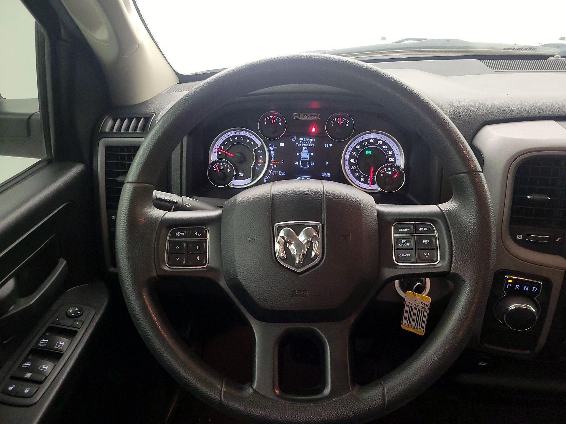 Thumbnail: 2021 RAM 1500 Classic - 10