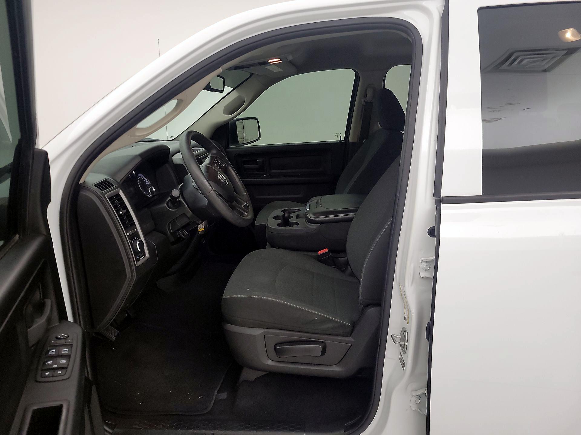 Thumbnail: 2021 RAM 1500 Classic - 11