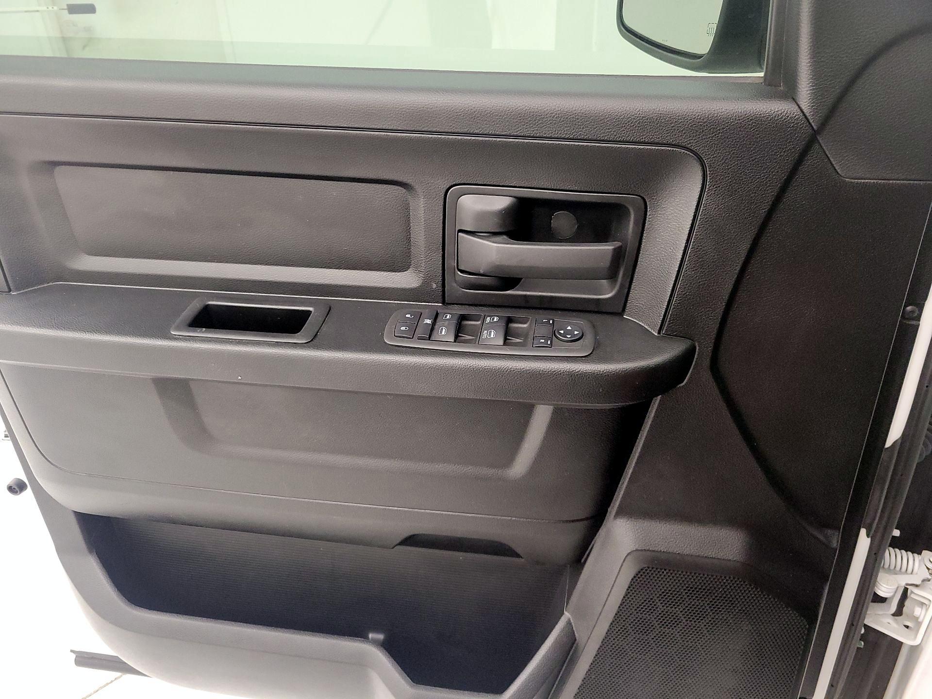 Thumbnail: 2021 RAM 1500 Classic - 12