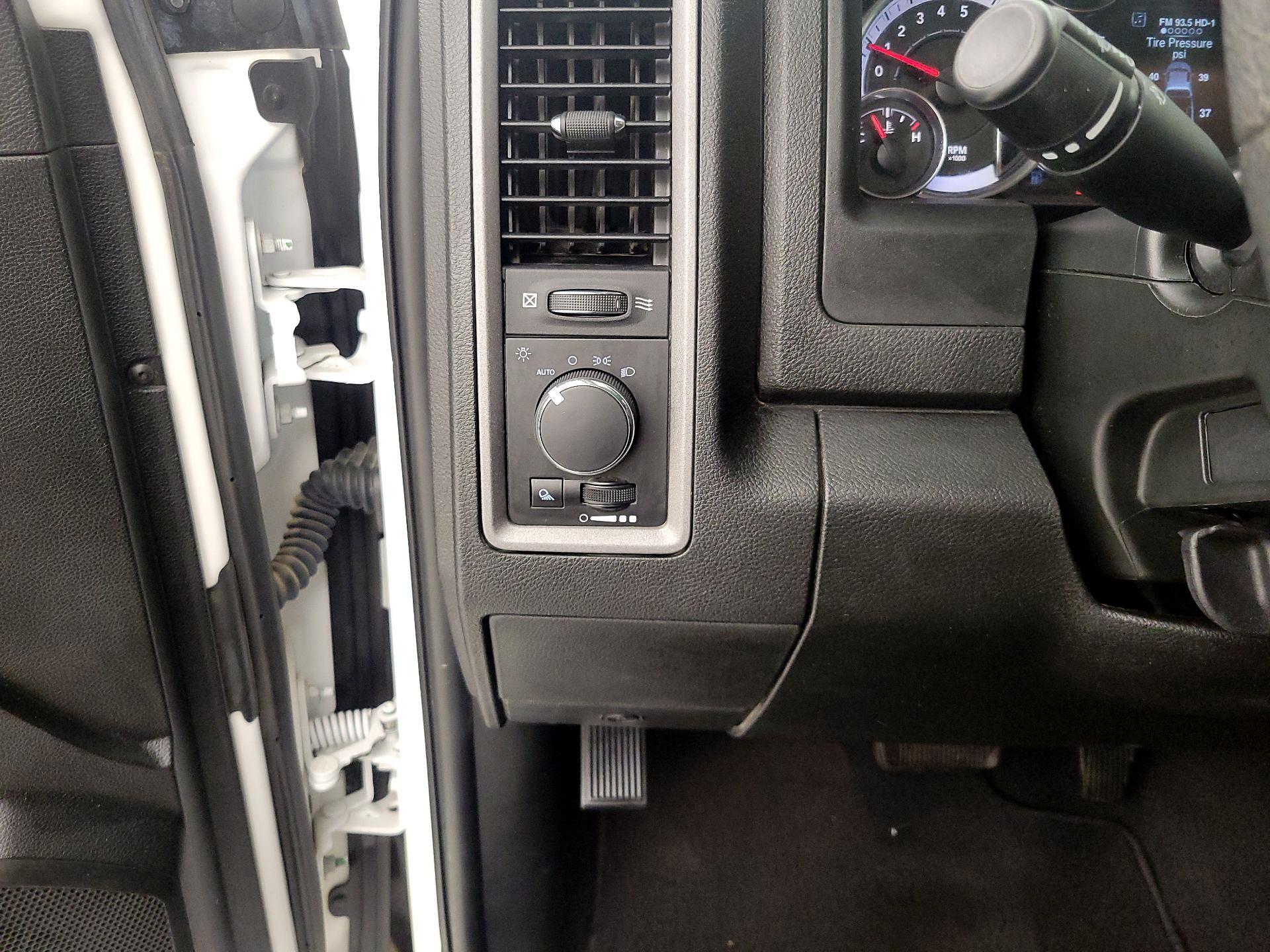 Thumbnail: 2021 RAM 1500 Classic - 13