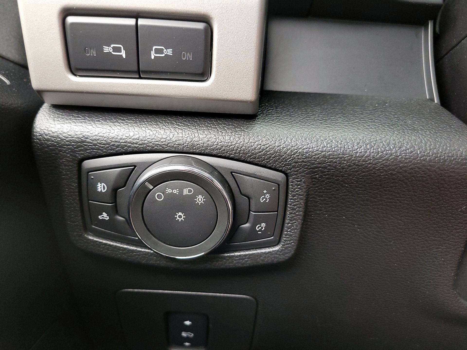 Thumbnail: 2016 Ford F-150 - 13