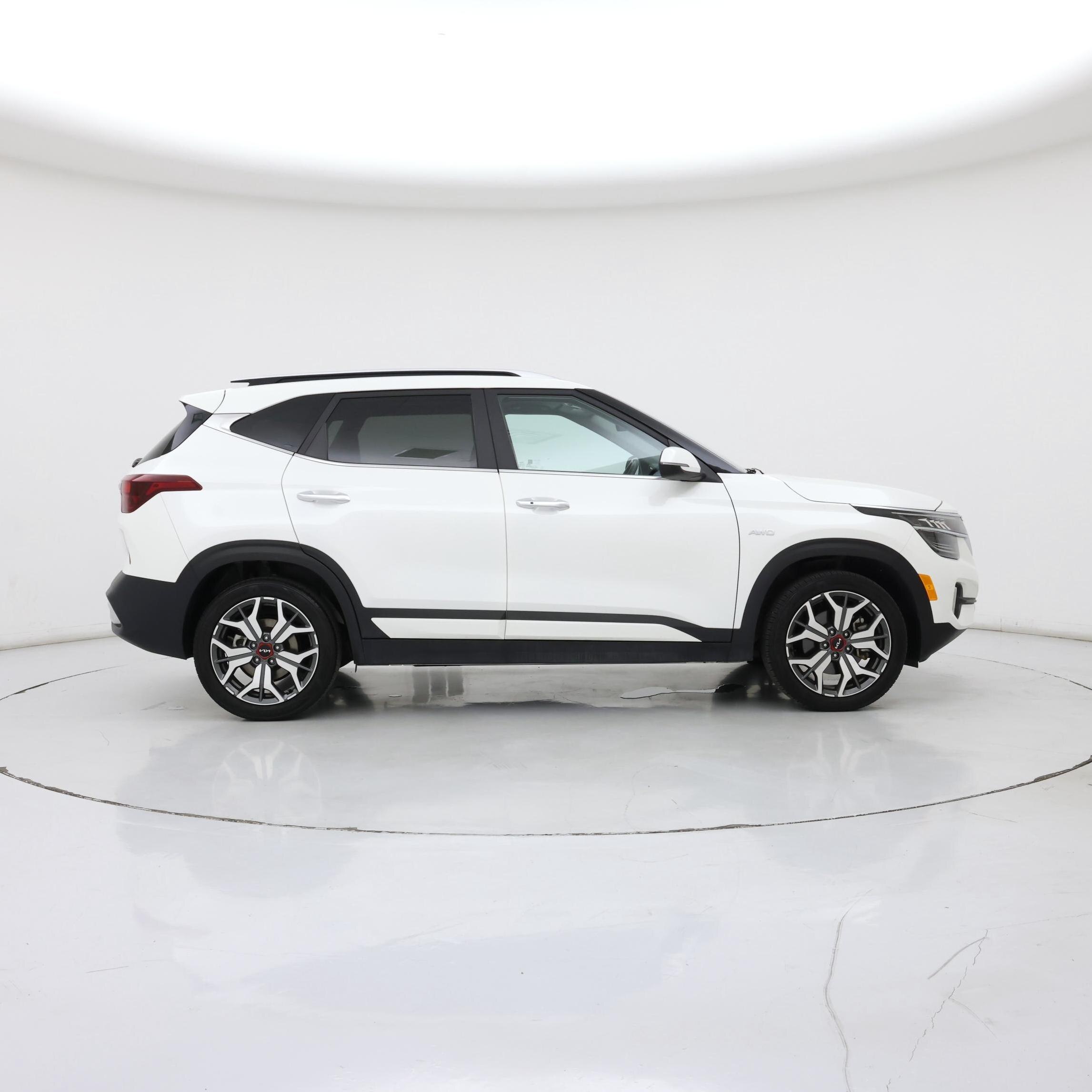 Thumbnail: 2023 Kia Seltos - 7