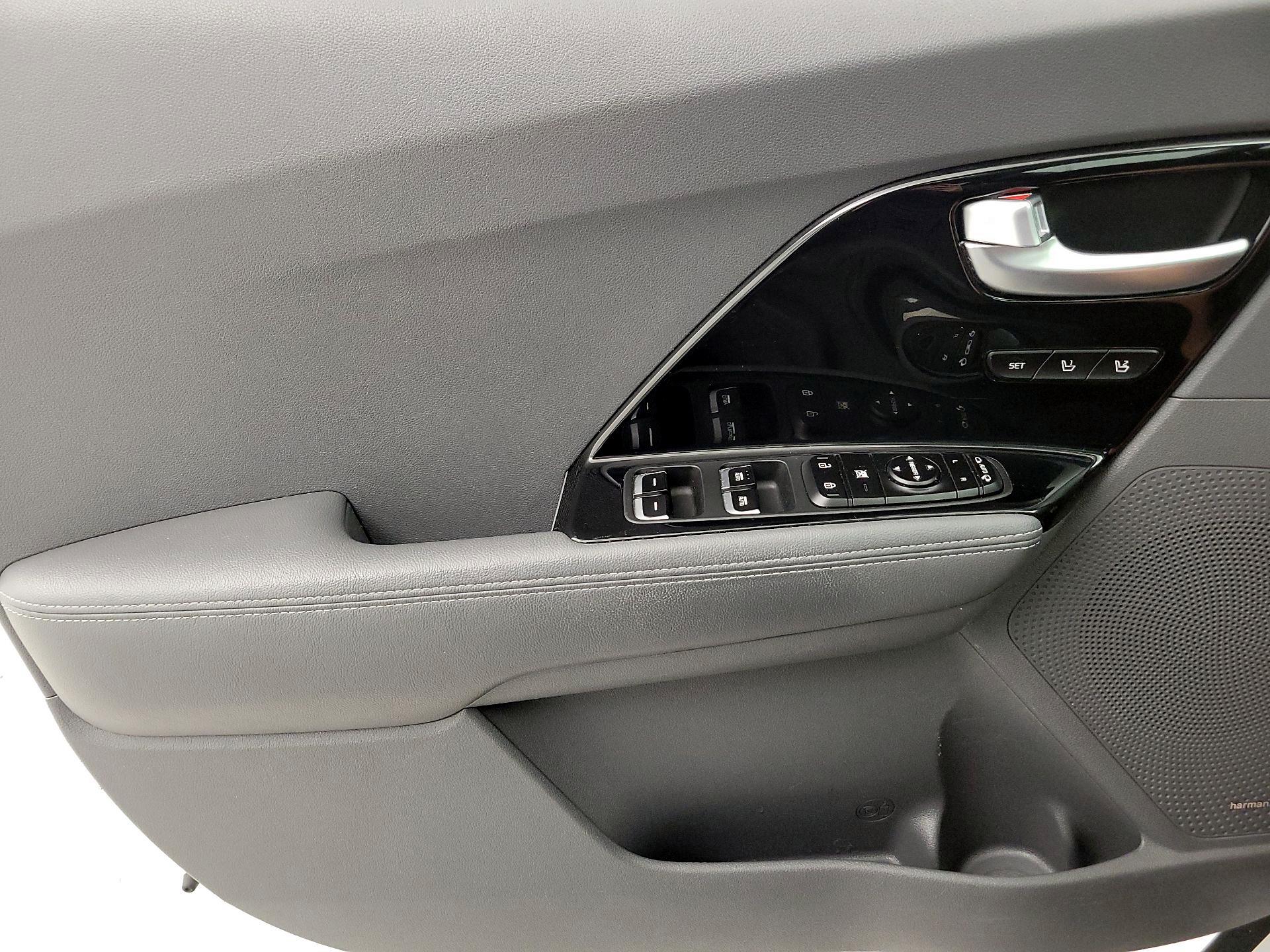 Thumbnail: 2019 Kia Niro - 12
