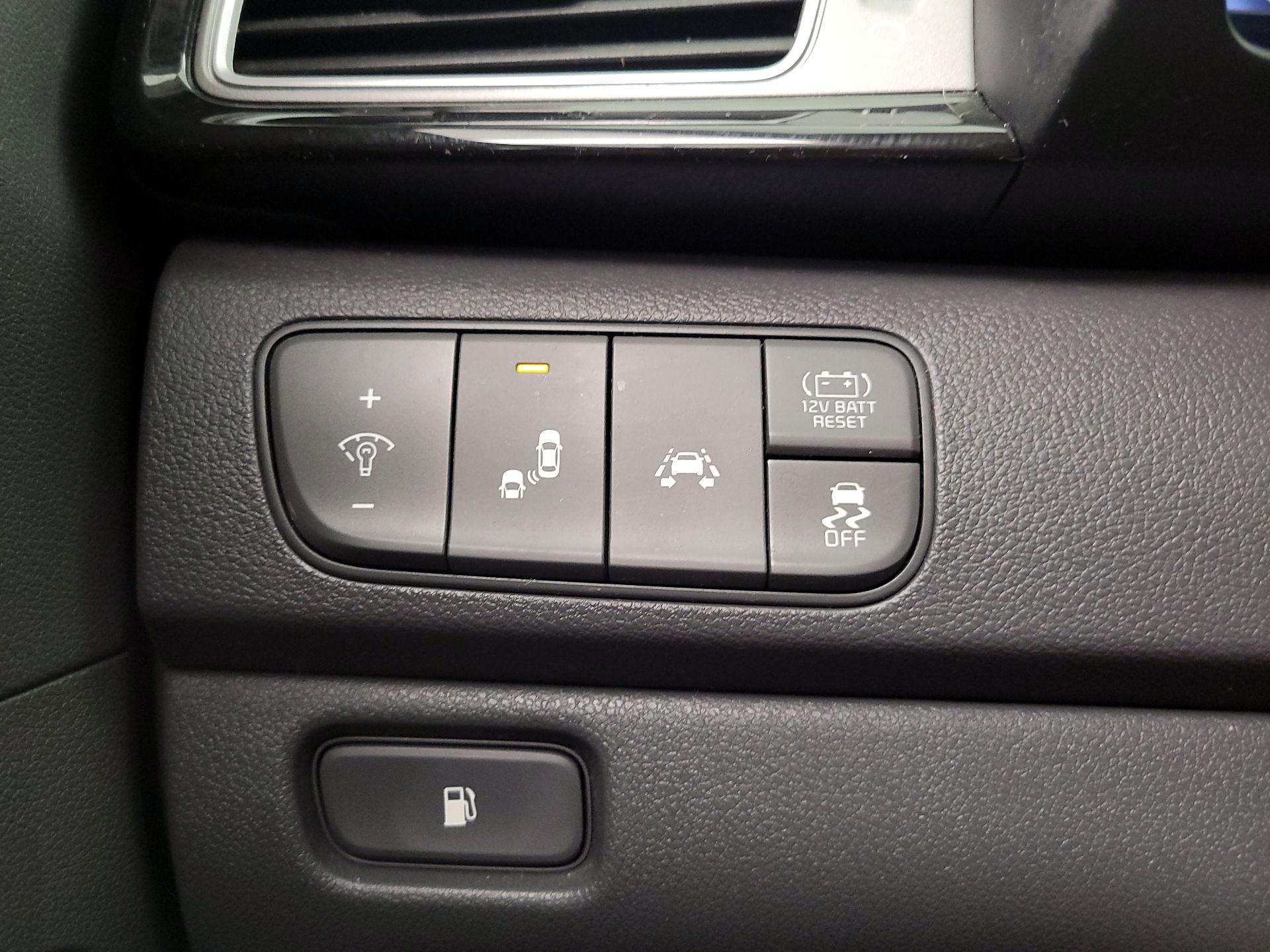 Thumbnail: 2019 Kia Niro - 13