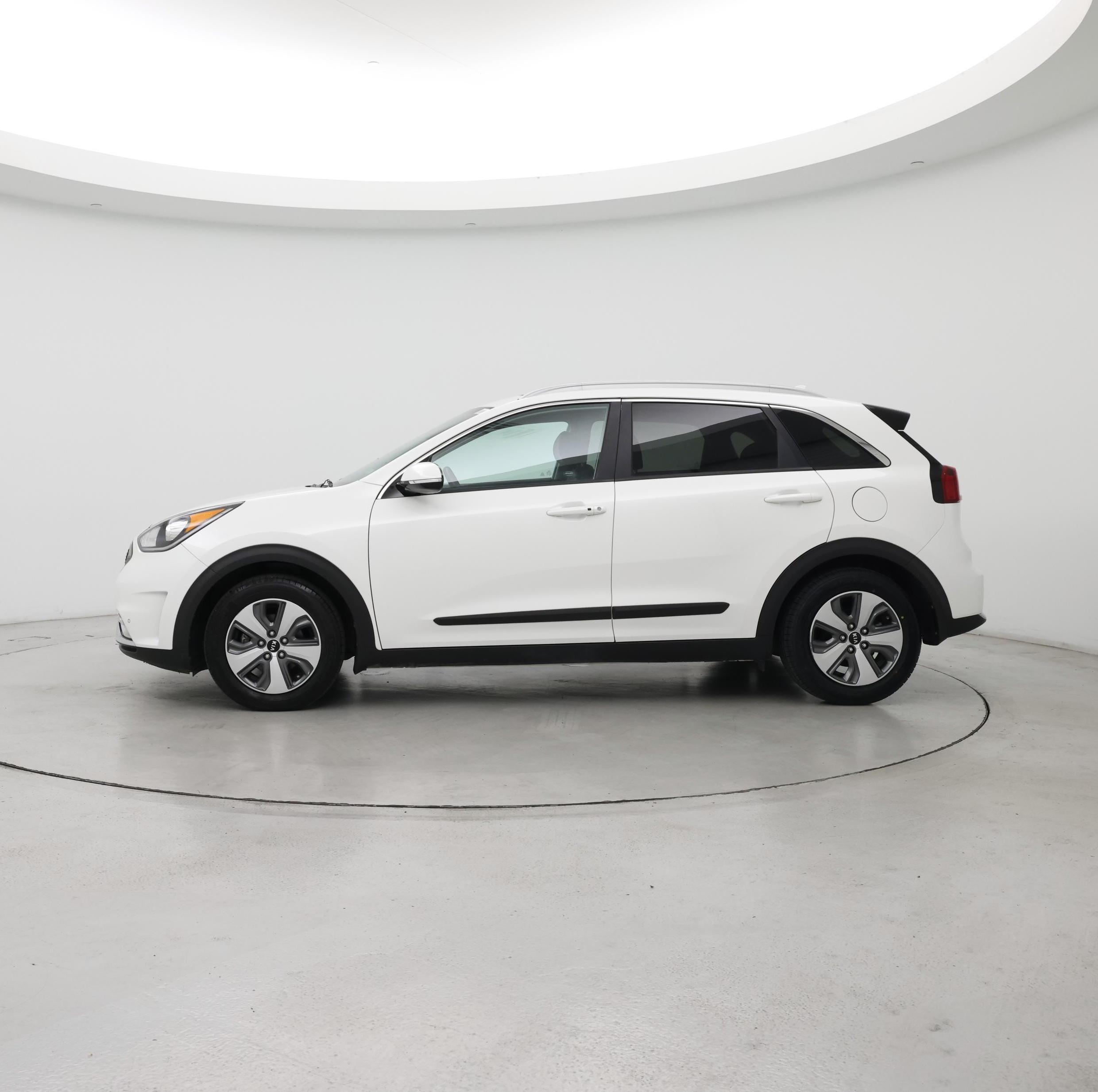 Thumbnail: 2019 Kia Niro - 3
