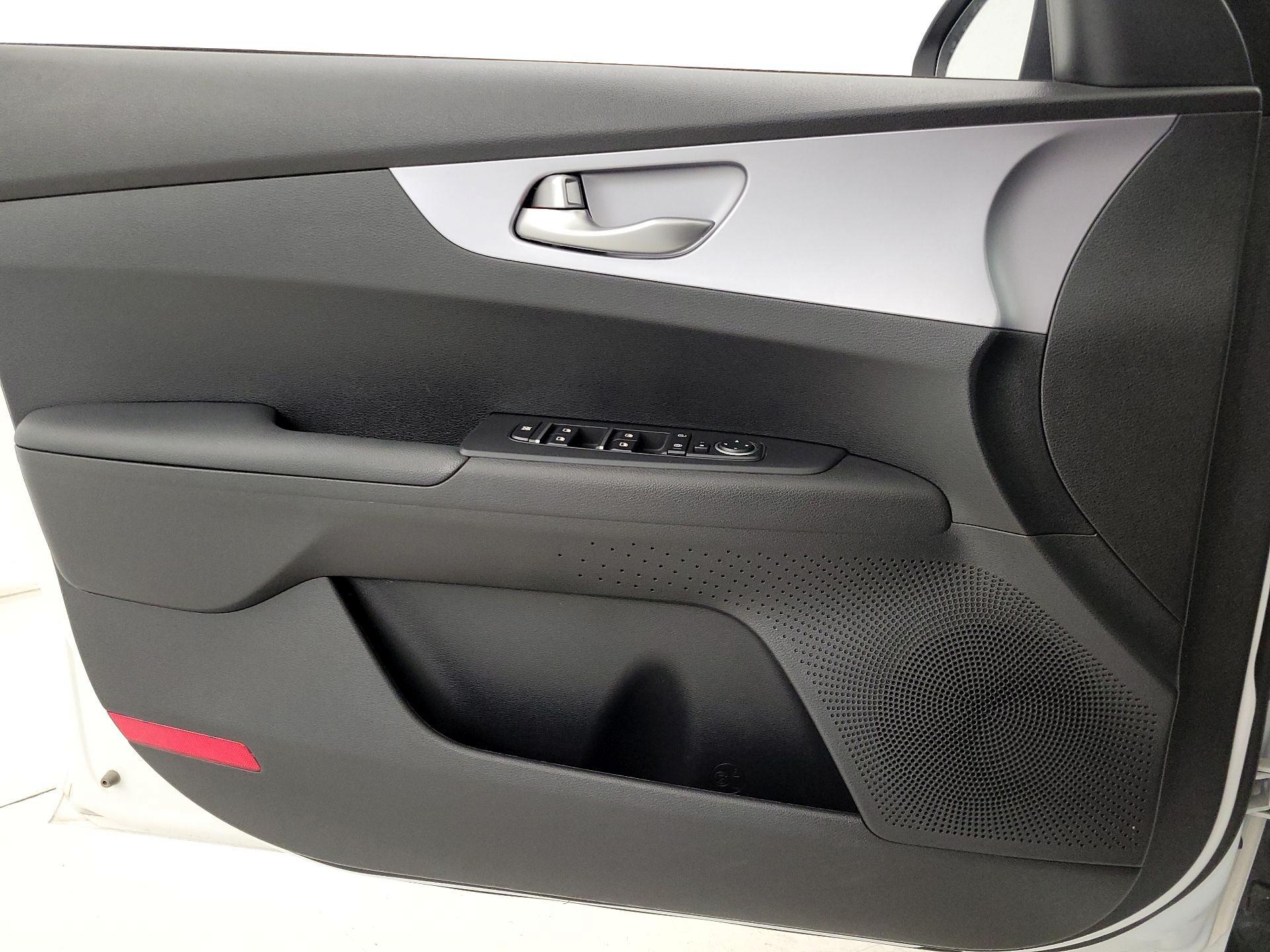 Thumbnail: 2024 Kia Forte - 12