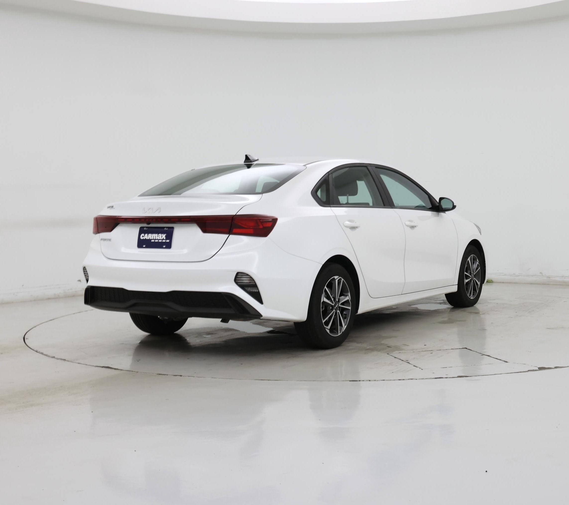 Thumbnail: 2024 Kia Forte - 8