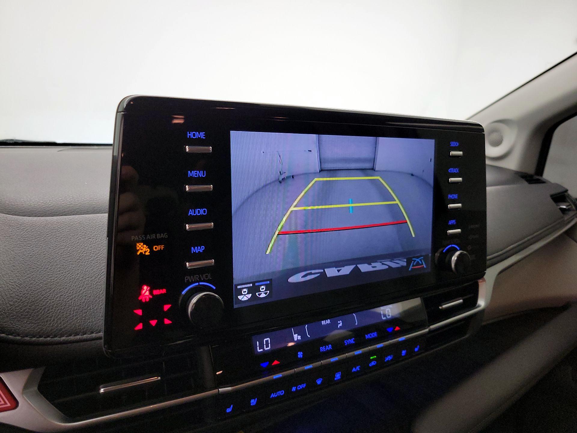 Thumbnail: 2021 Toyota Sienna - 15