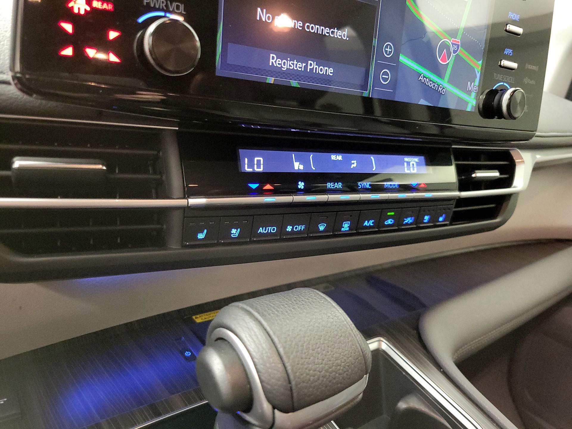 Thumbnail: 2021 Toyota Sienna - 17