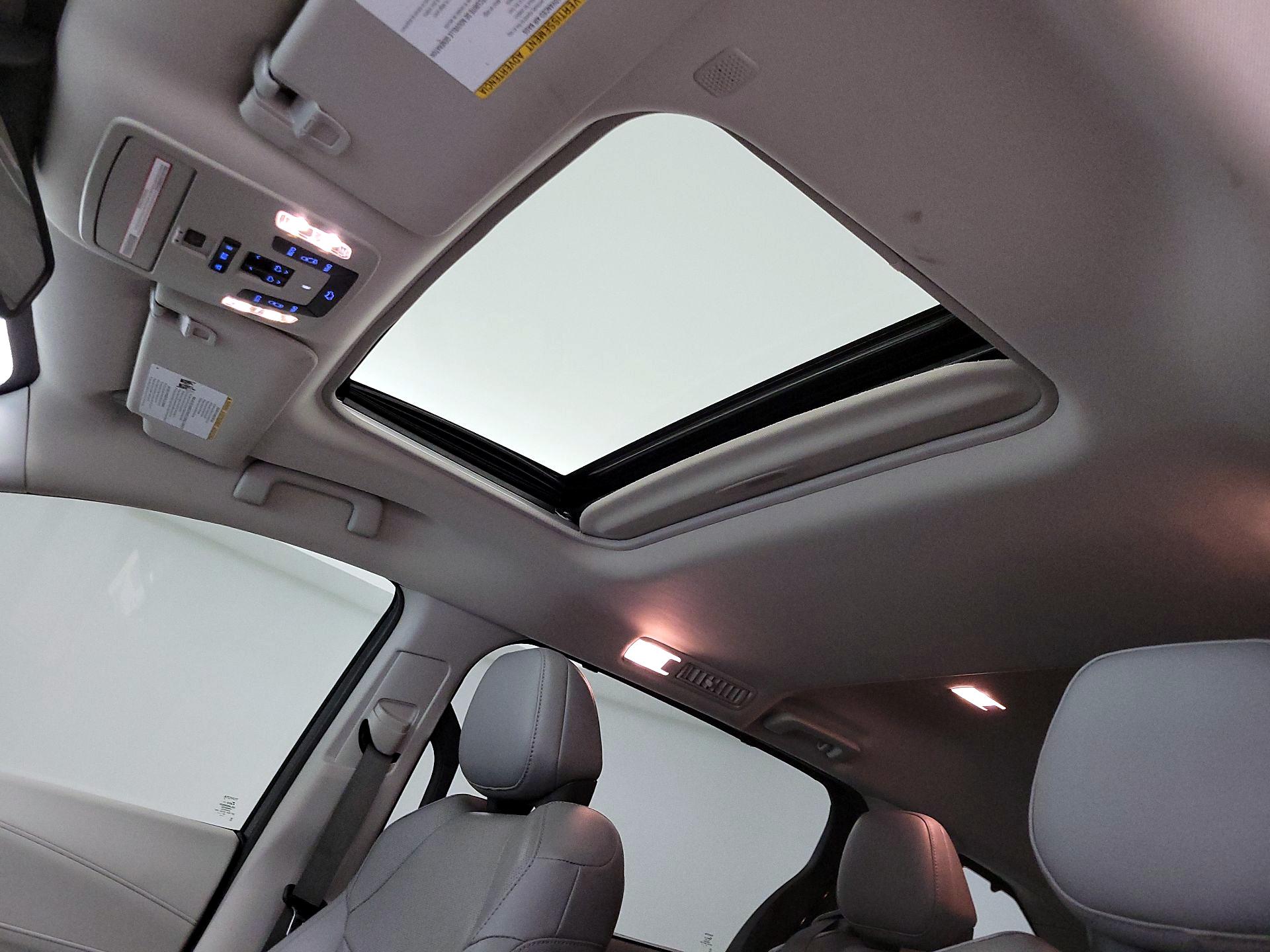 Thumbnail: 2021 Toyota Sienna - 20