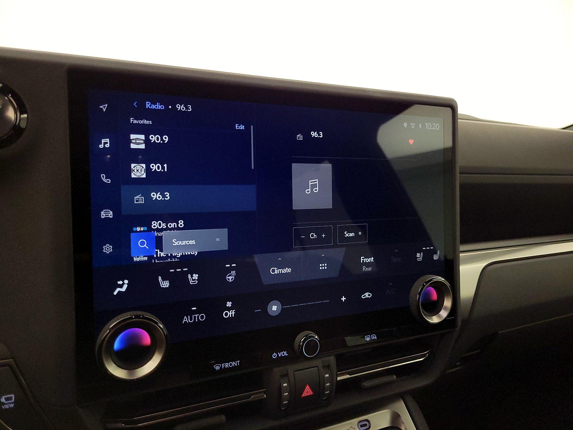 Thumbnail: 2024 Lexus GX - 15