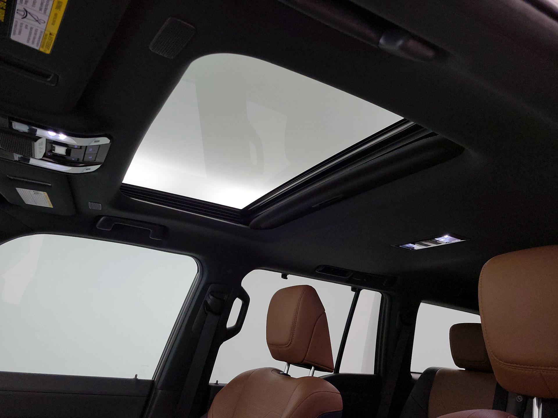 Thumbnail: 2024 Lexus GX - 19