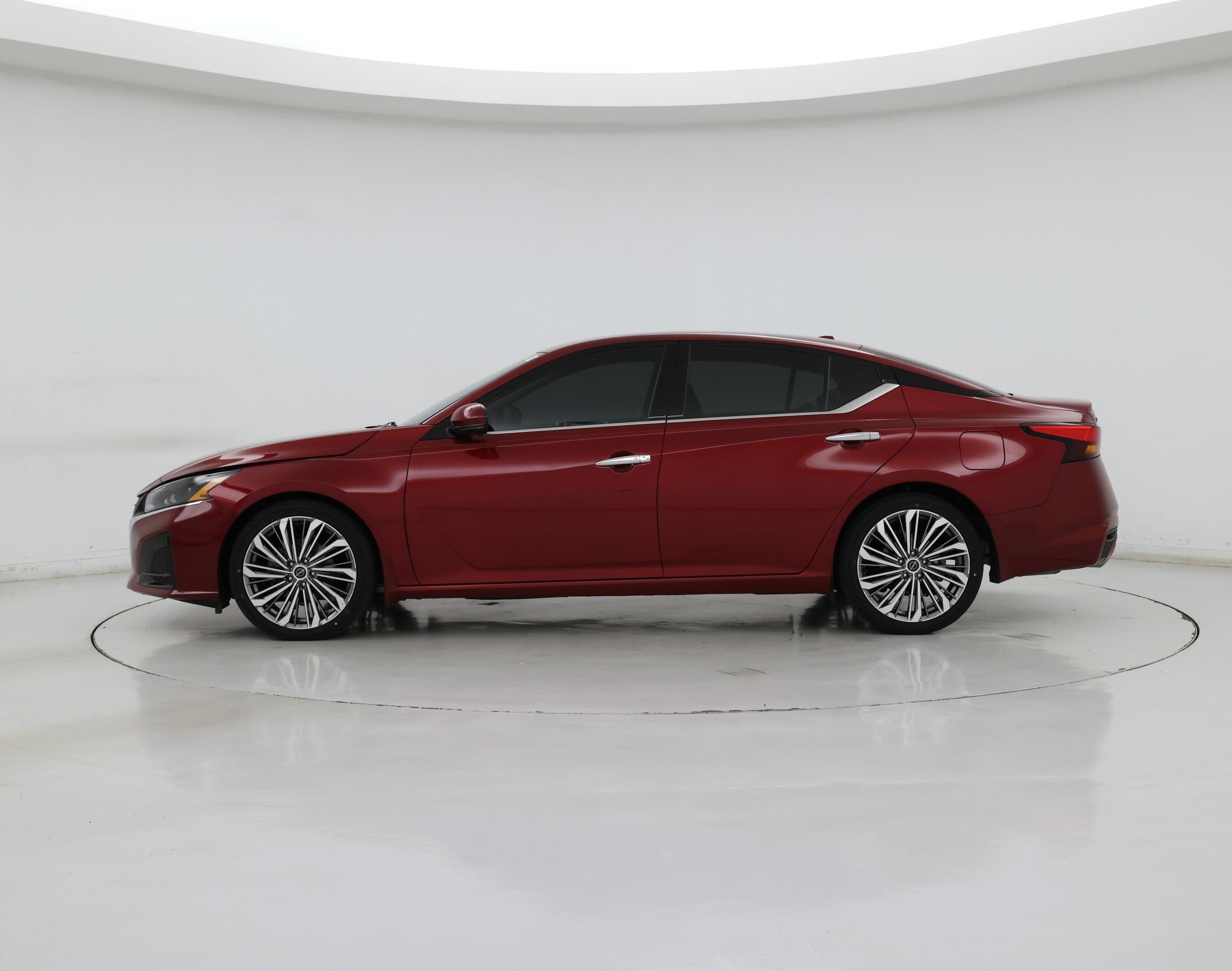 Thumbnail: 2023 Nissan Altima - 3