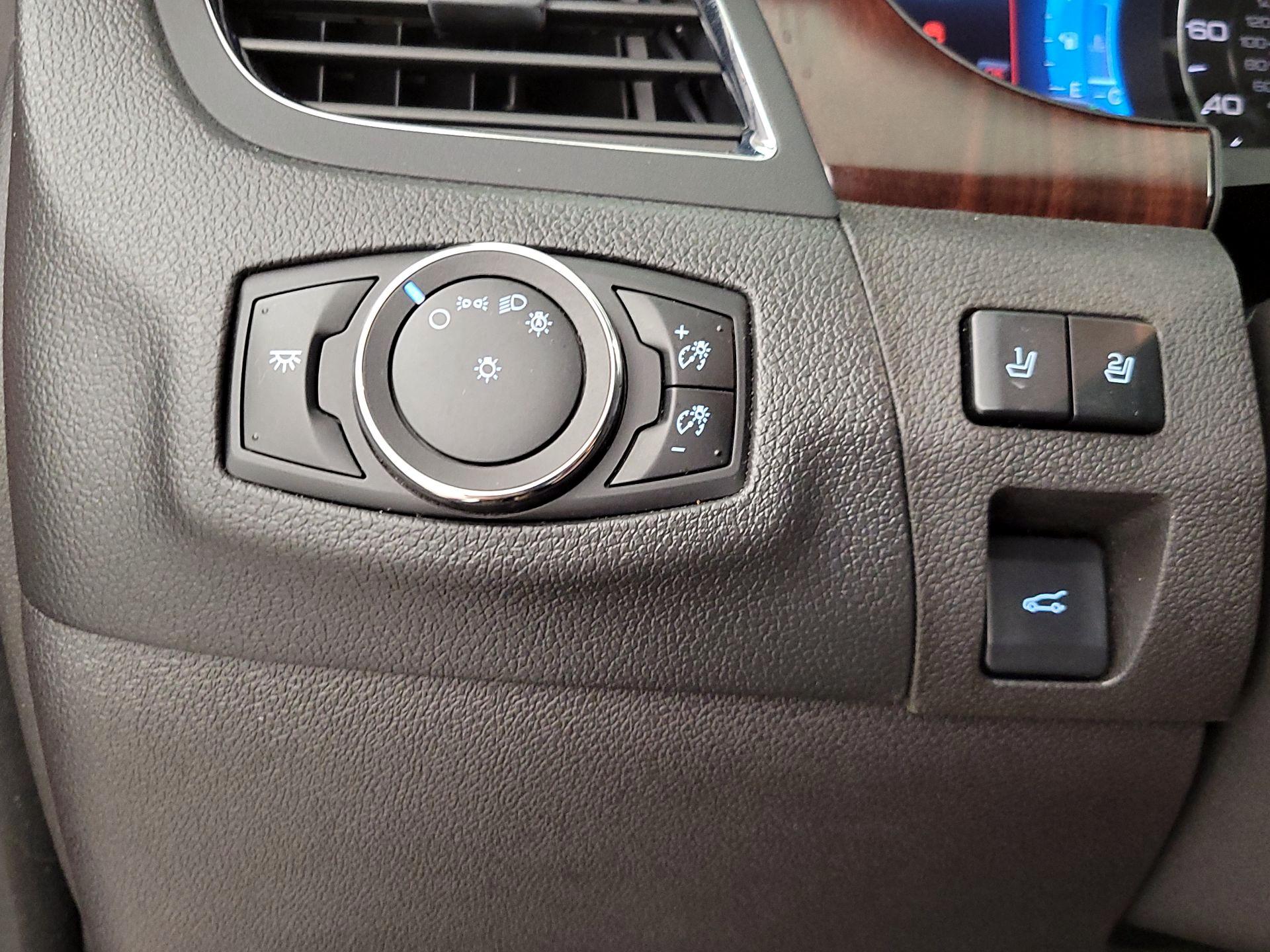 Thumbnail: 2014 Ford Edge - 13