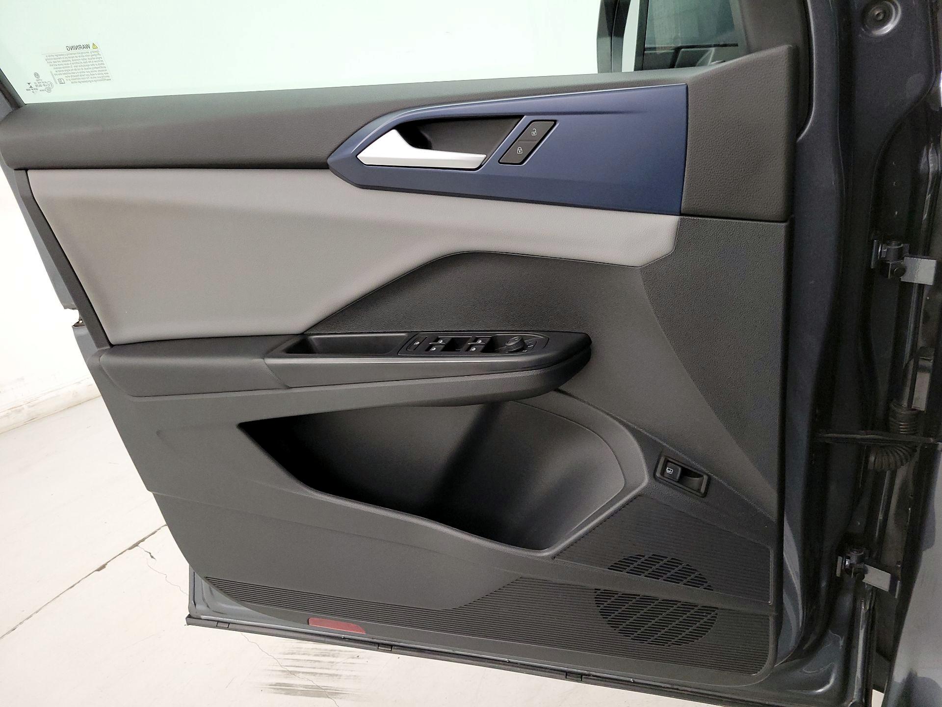 Thumbnail: 2022 Volkswagen Taos - 12