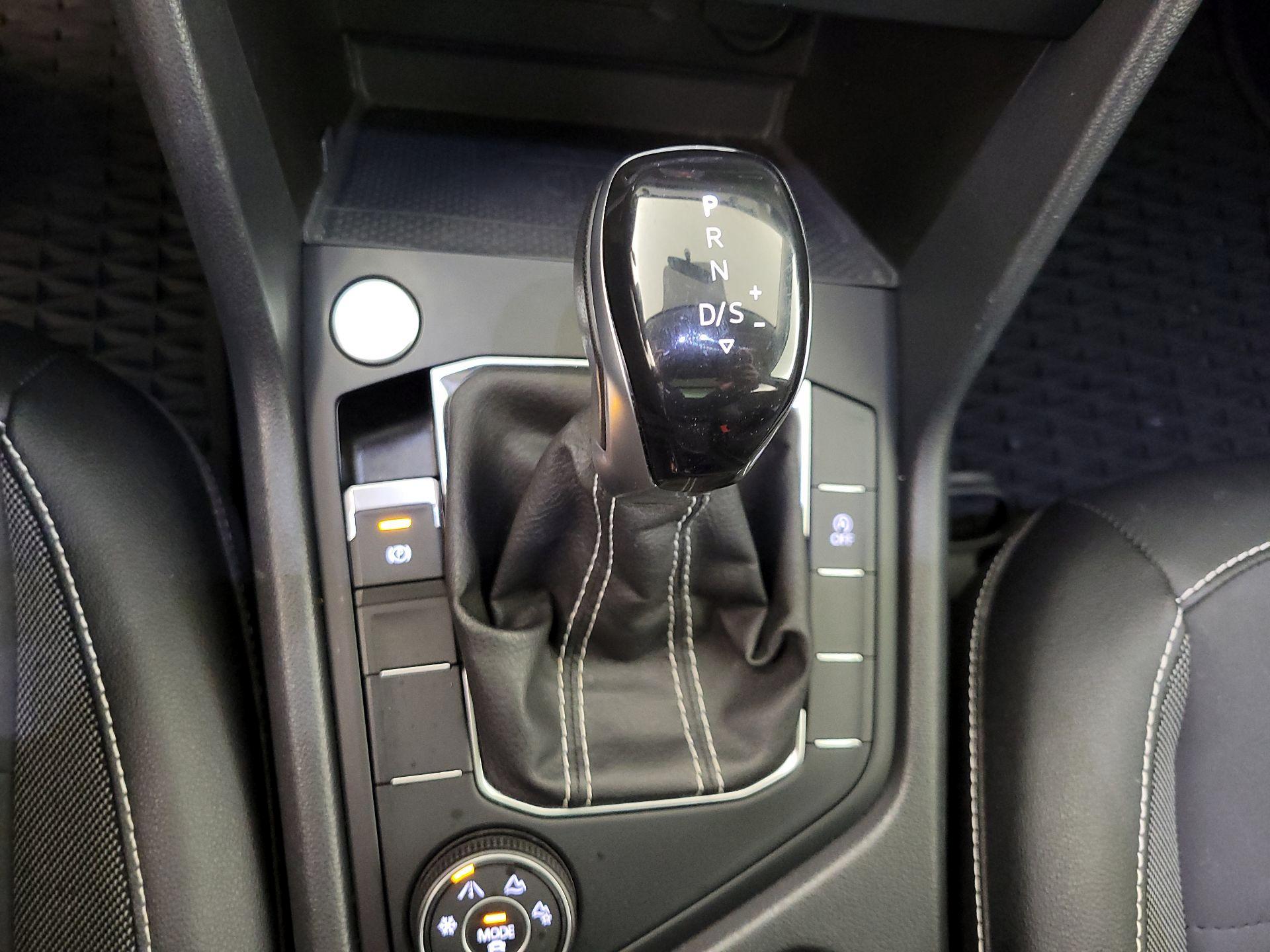 Thumbnail: 2022 Volkswagen Taos - 17