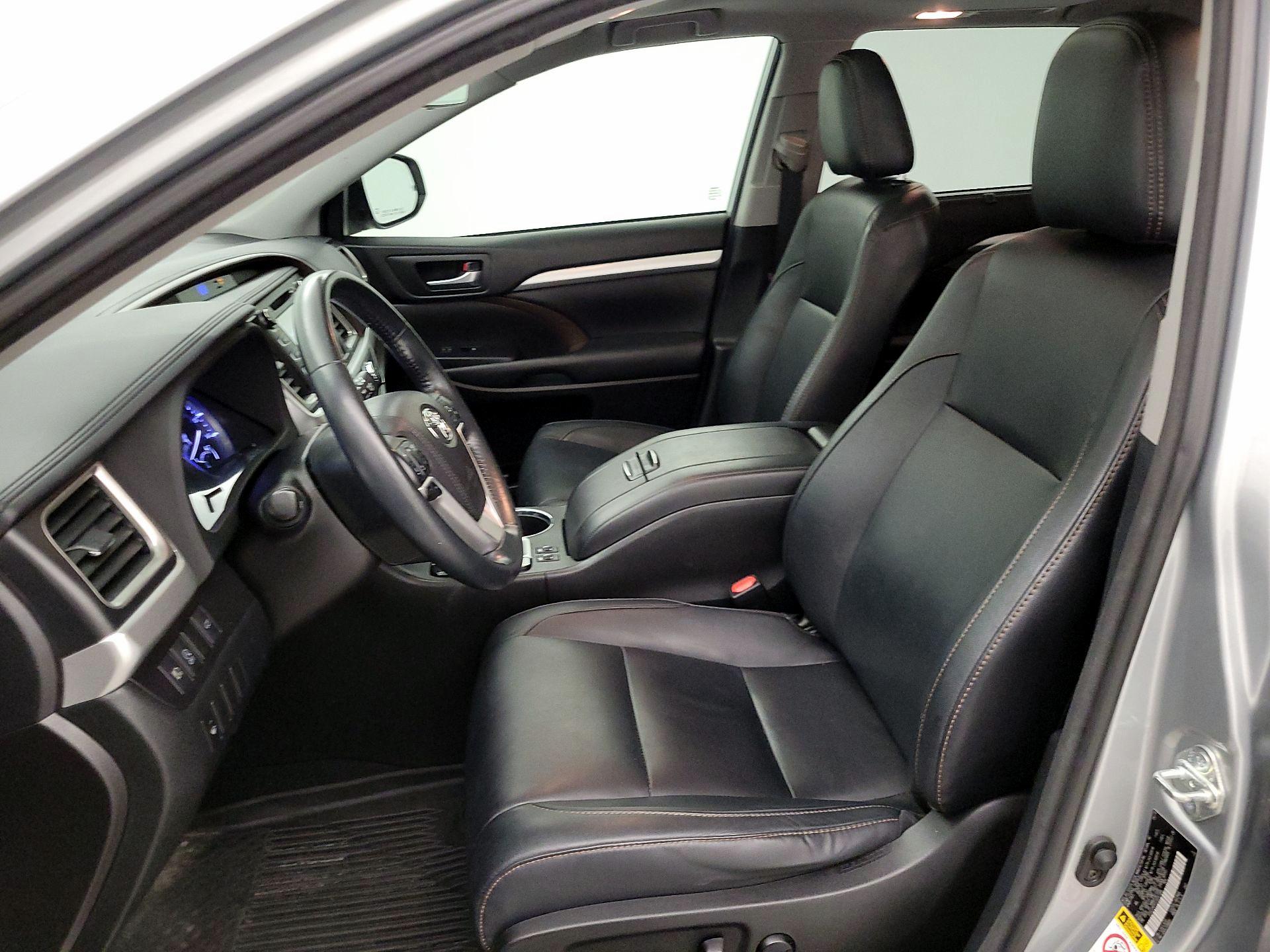 Thumbnail: 2018 Toyota Highlander - 11