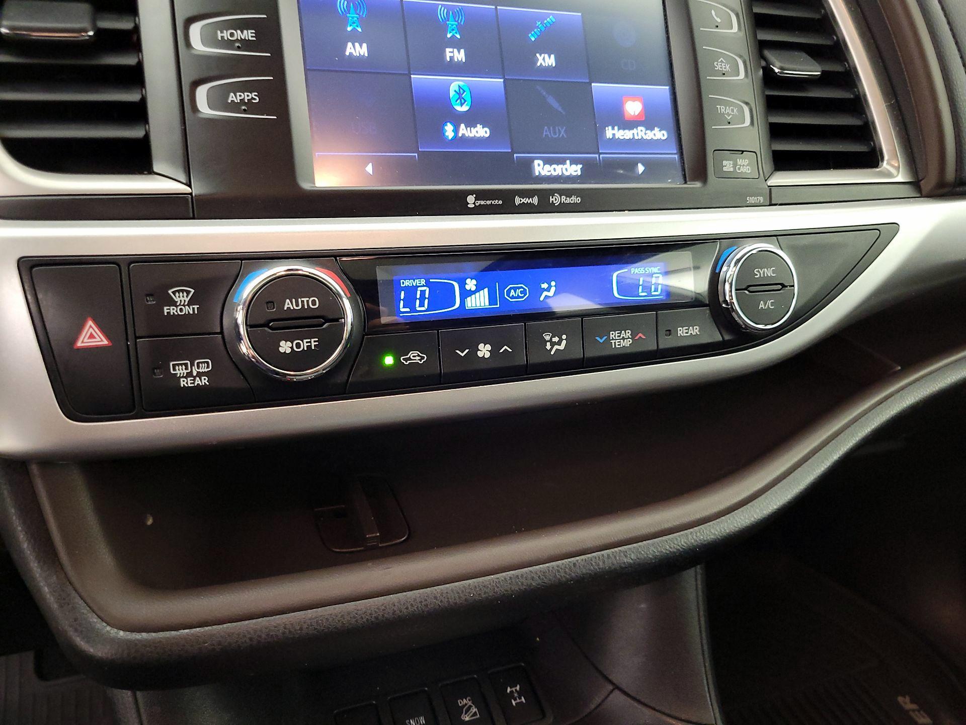 Thumbnail: 2018 Toyota Highlander - 17
