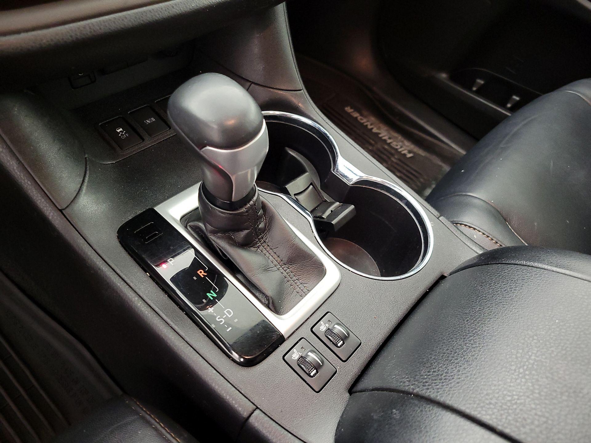 Thumbnail: 2018 Toyota Highlander - 18