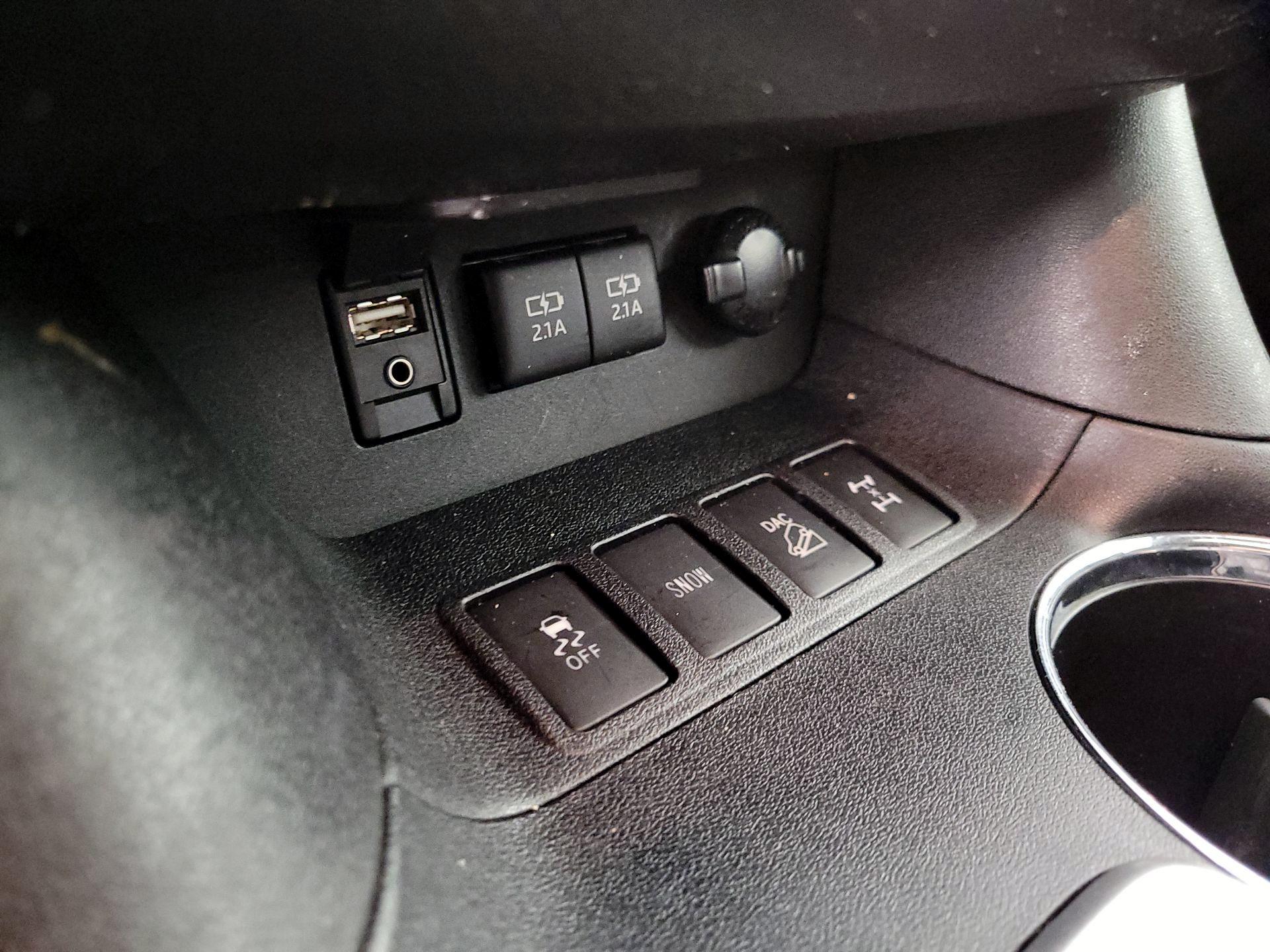 Thumbnail: 2018 Toyota Highlander - 19