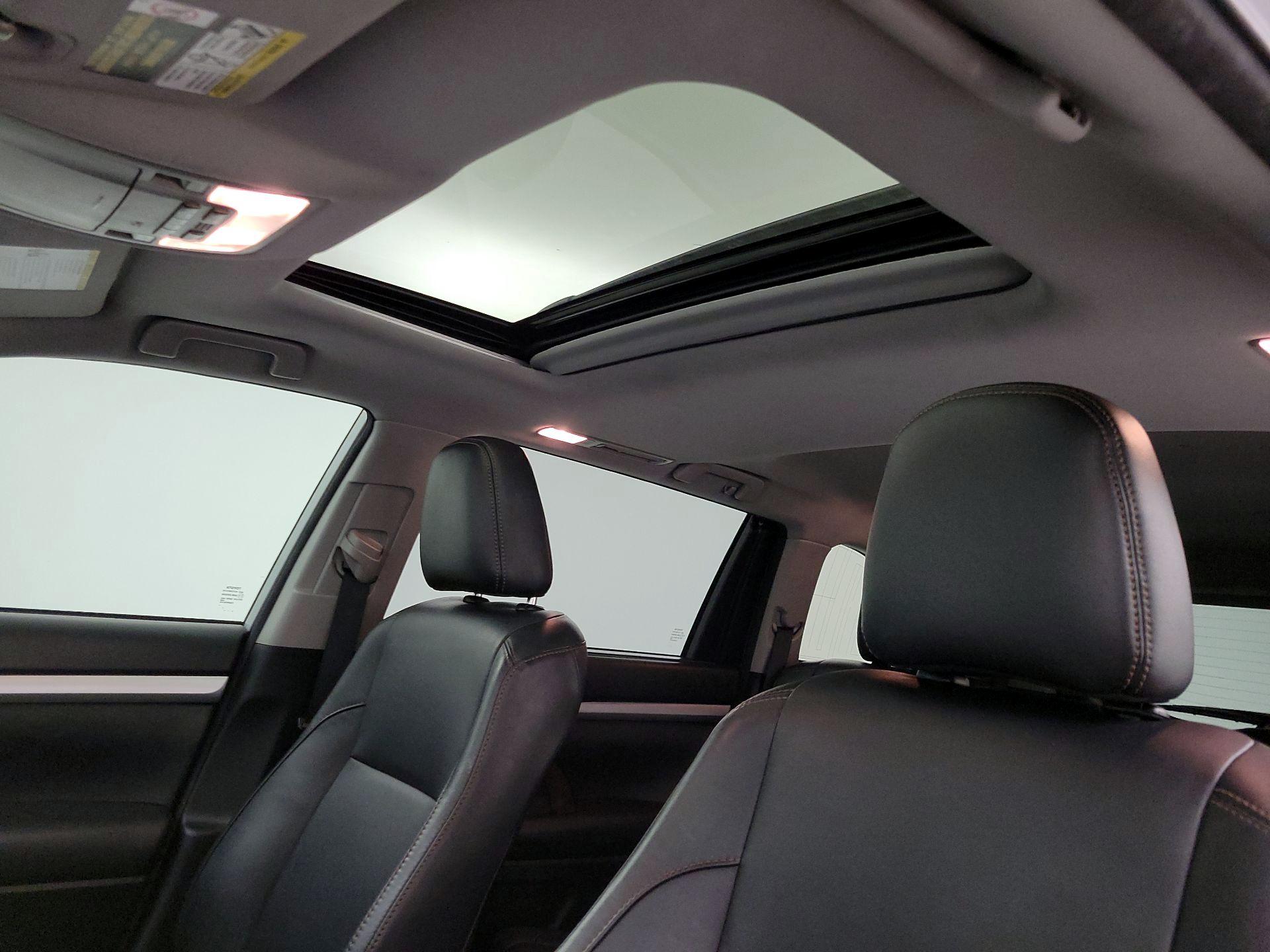 Thumbnail: 2018 Toyota Highlander - 20