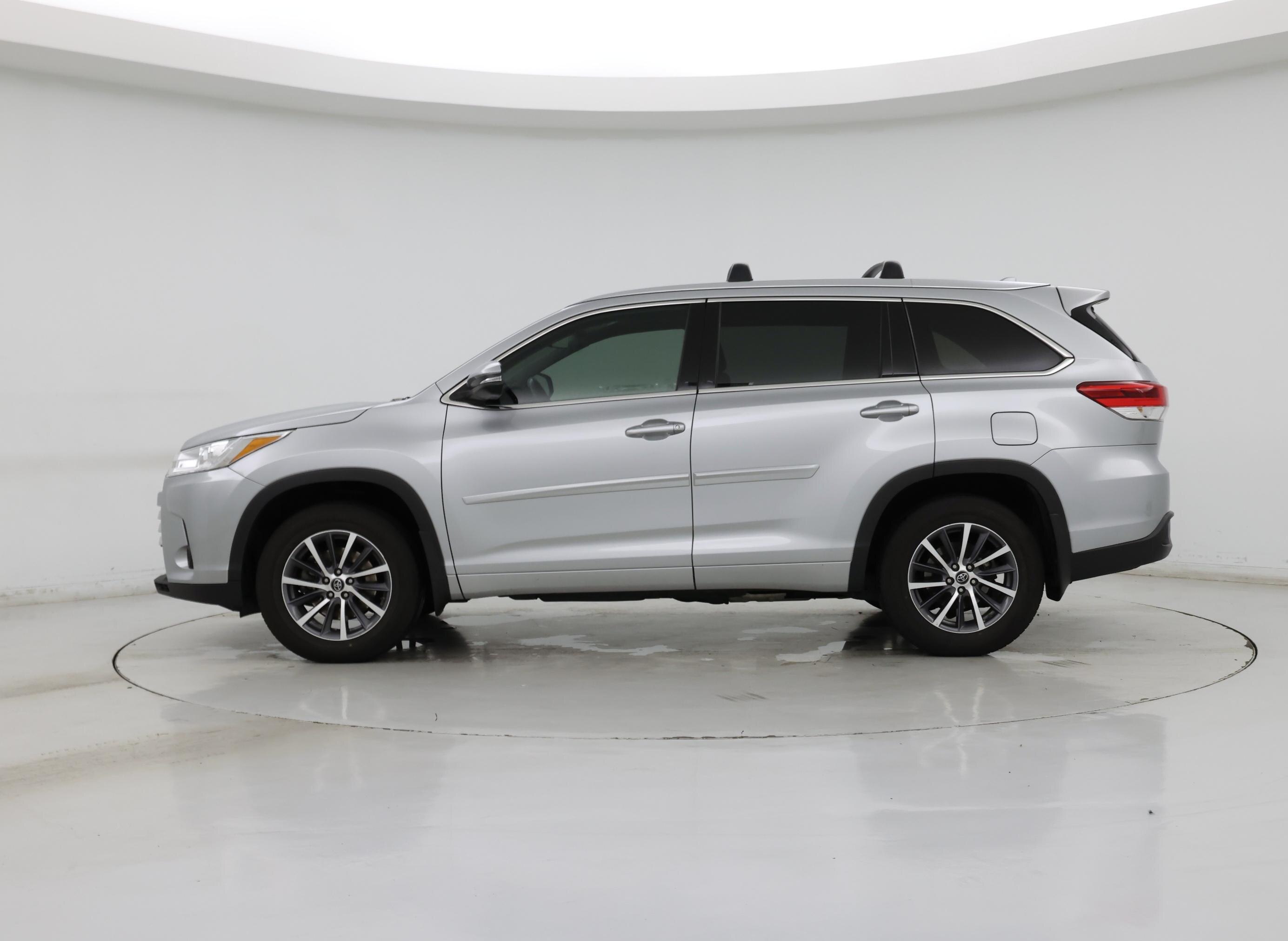 Thumbnail: 2018 Toyota Highlander - 3