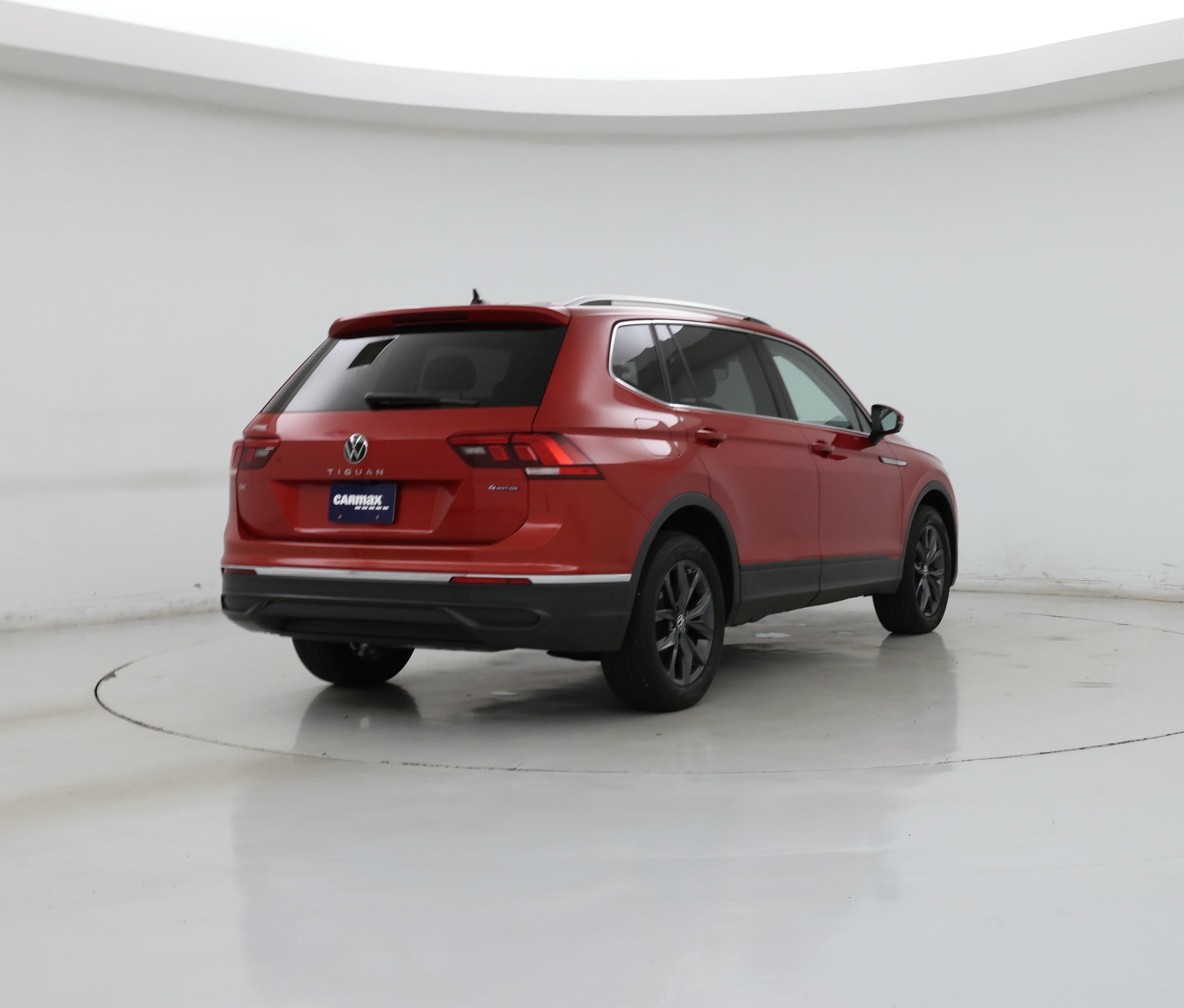 Thumbnail: 2022 Volkswagen Tiguan - 8
