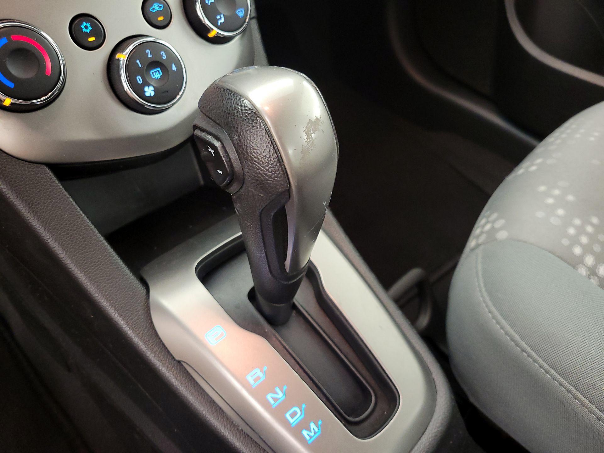 Thumbnail: 2015 Chevrolet Sonic - 16