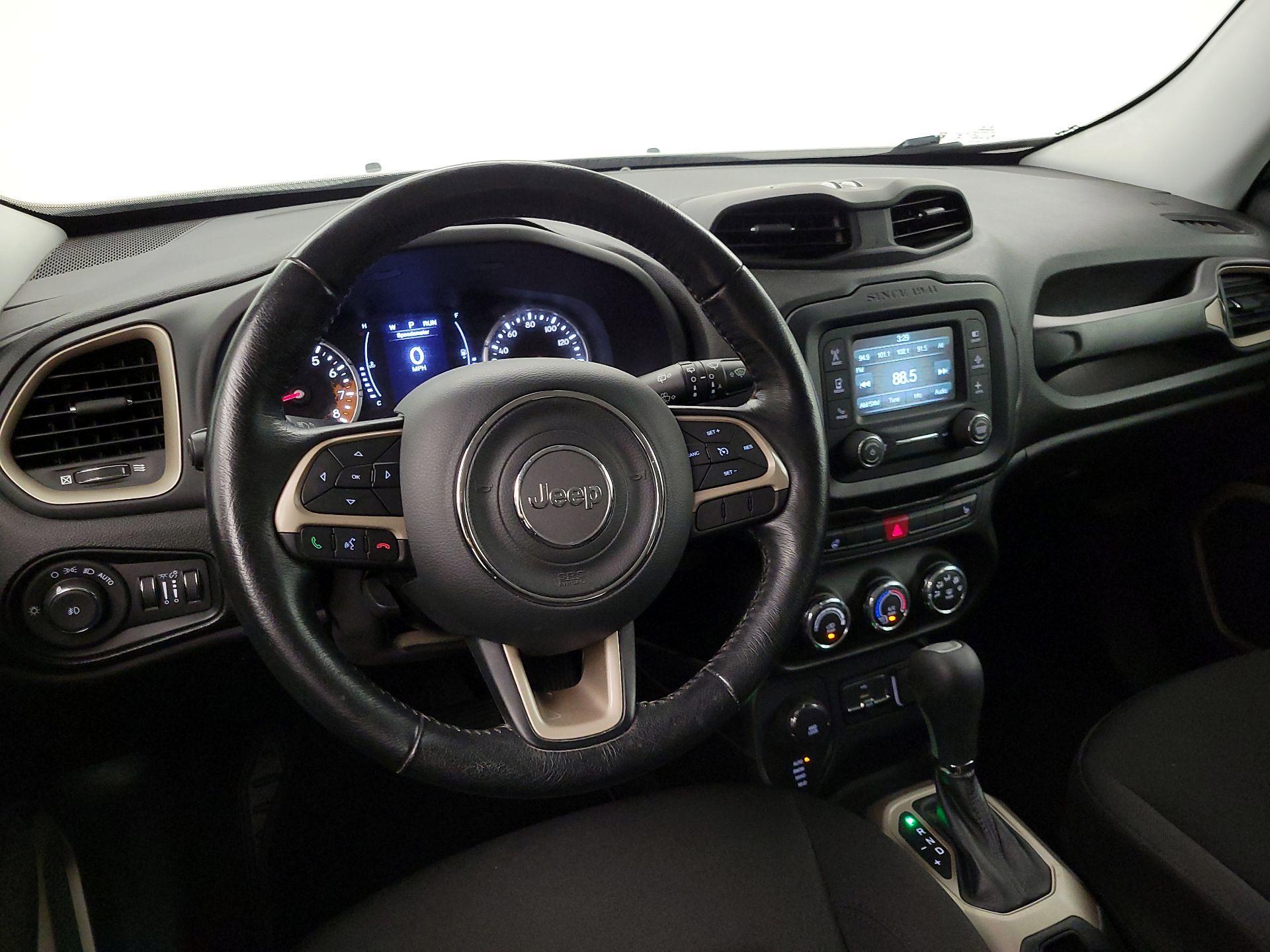 Thumbnail: 2017 Jeep Renegade - 9