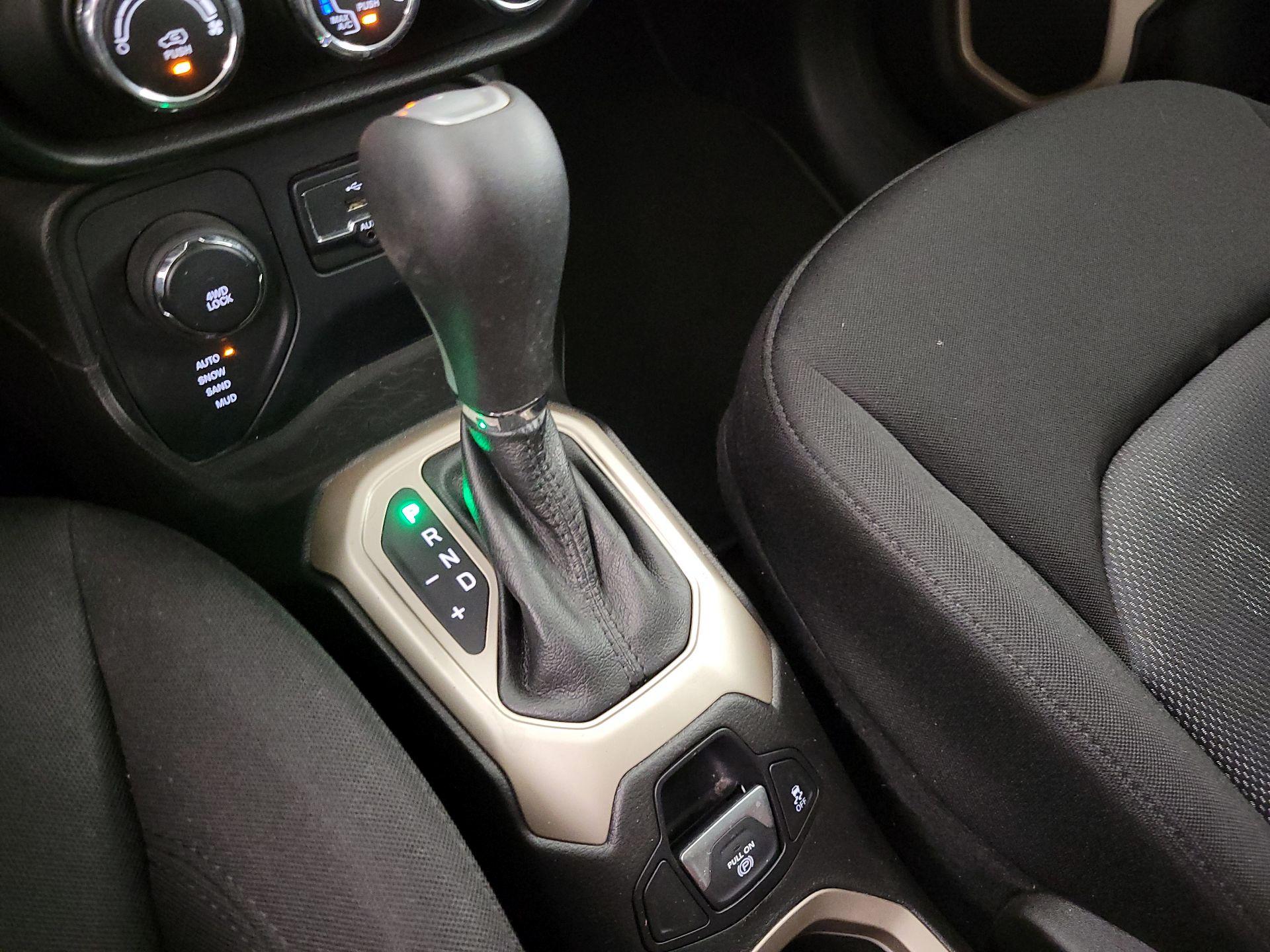 Thumbnail: 2017 Jeep Renegade - 17