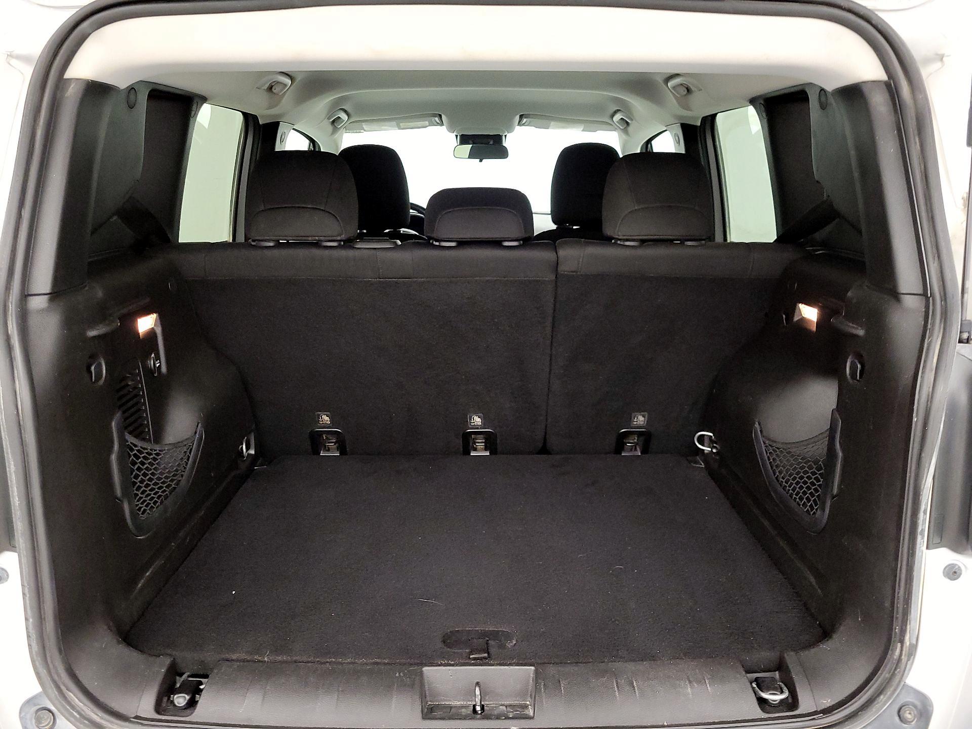 Thumbnail: 2017 Jeep Renegade - 20