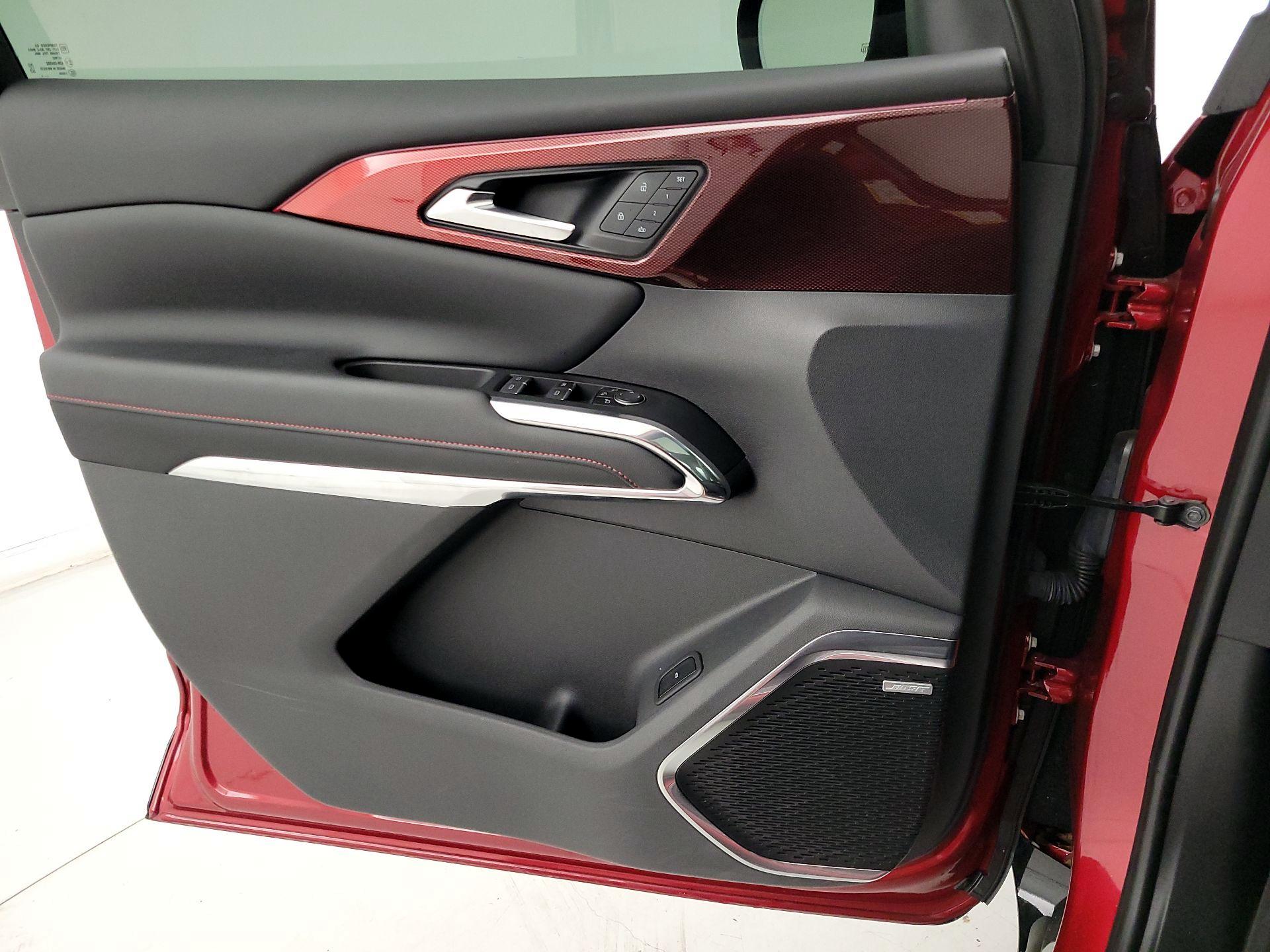 Thumbnail: 2024 Chevrolet Traverse - 12