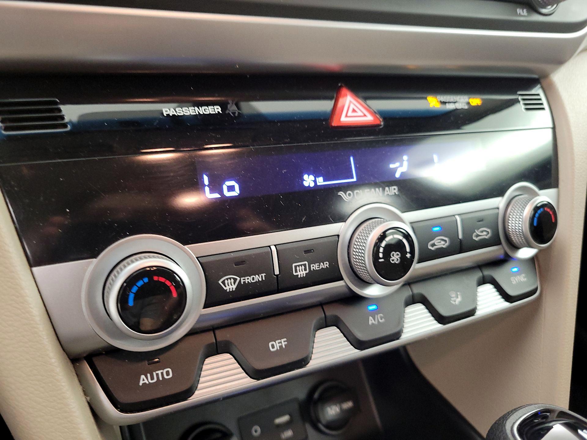 Thumbnail: 2020 Hyundai Elantra - 16
