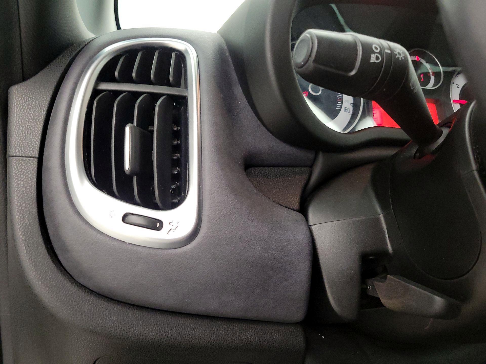 Thumbnail: 2014 Fiat 500L - 13