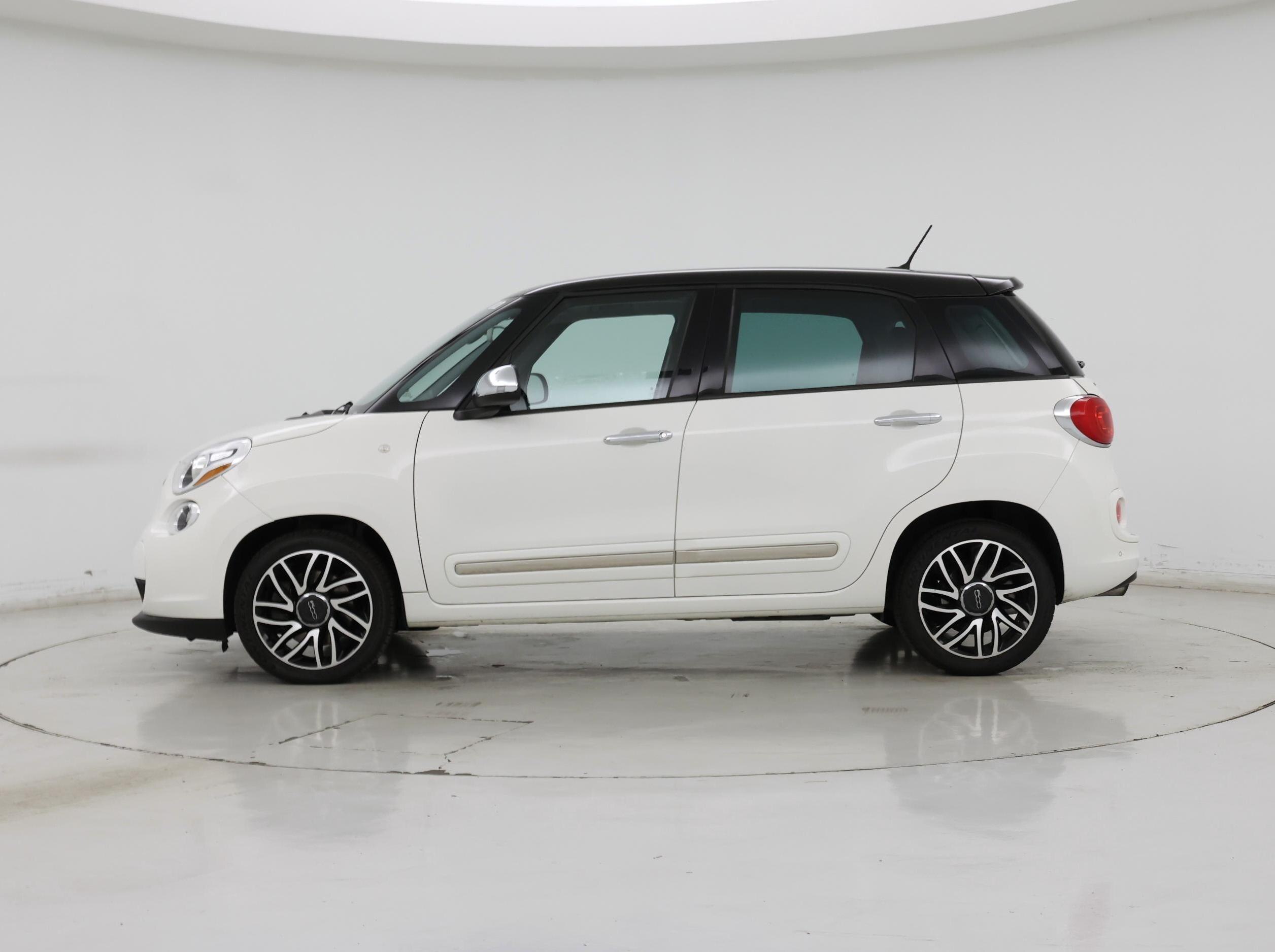 Thumbnail: 2014 Fiat 500L - 3