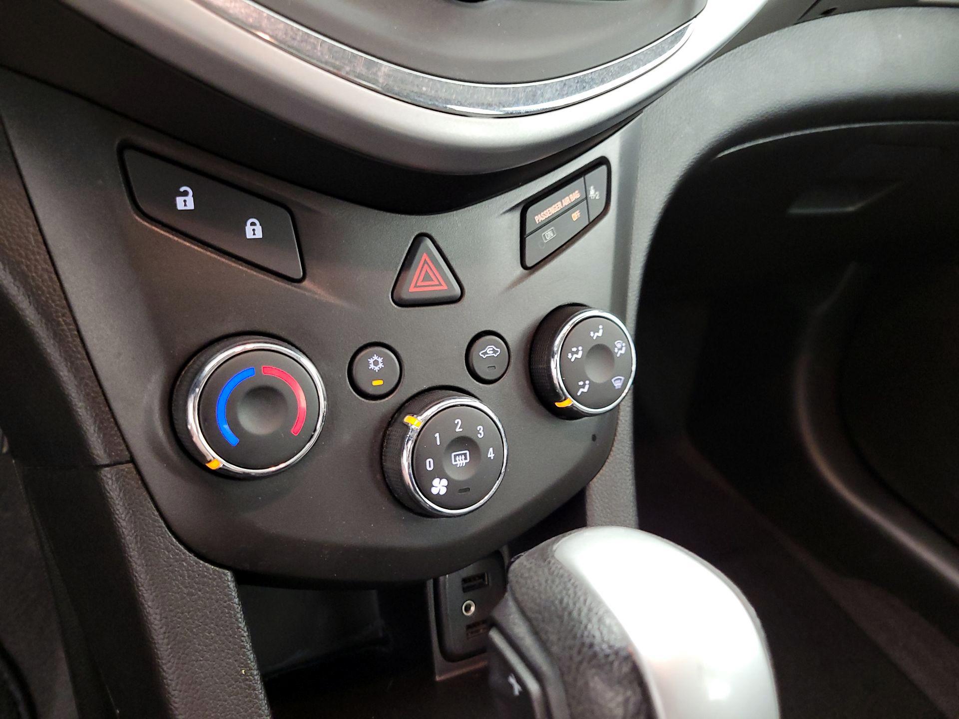 Thumbnail: 2018 Chevrolet Sonic - 16