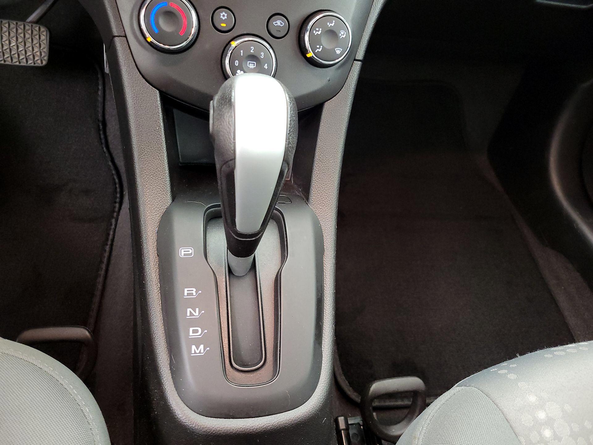 Thumbnail: 2018 Chevrolet Sonic - 17
