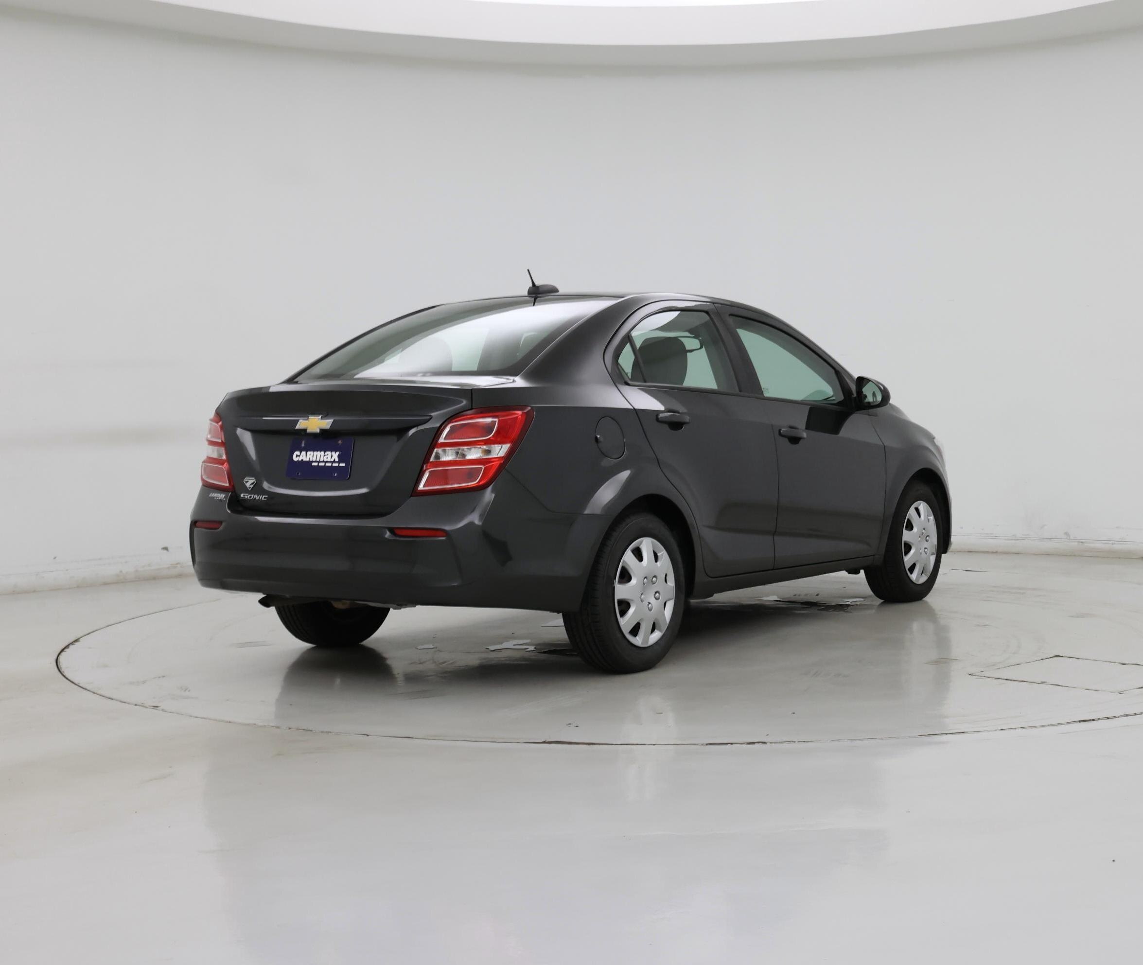 Thumbnail: 2018 Chevrolet Sonic - 8