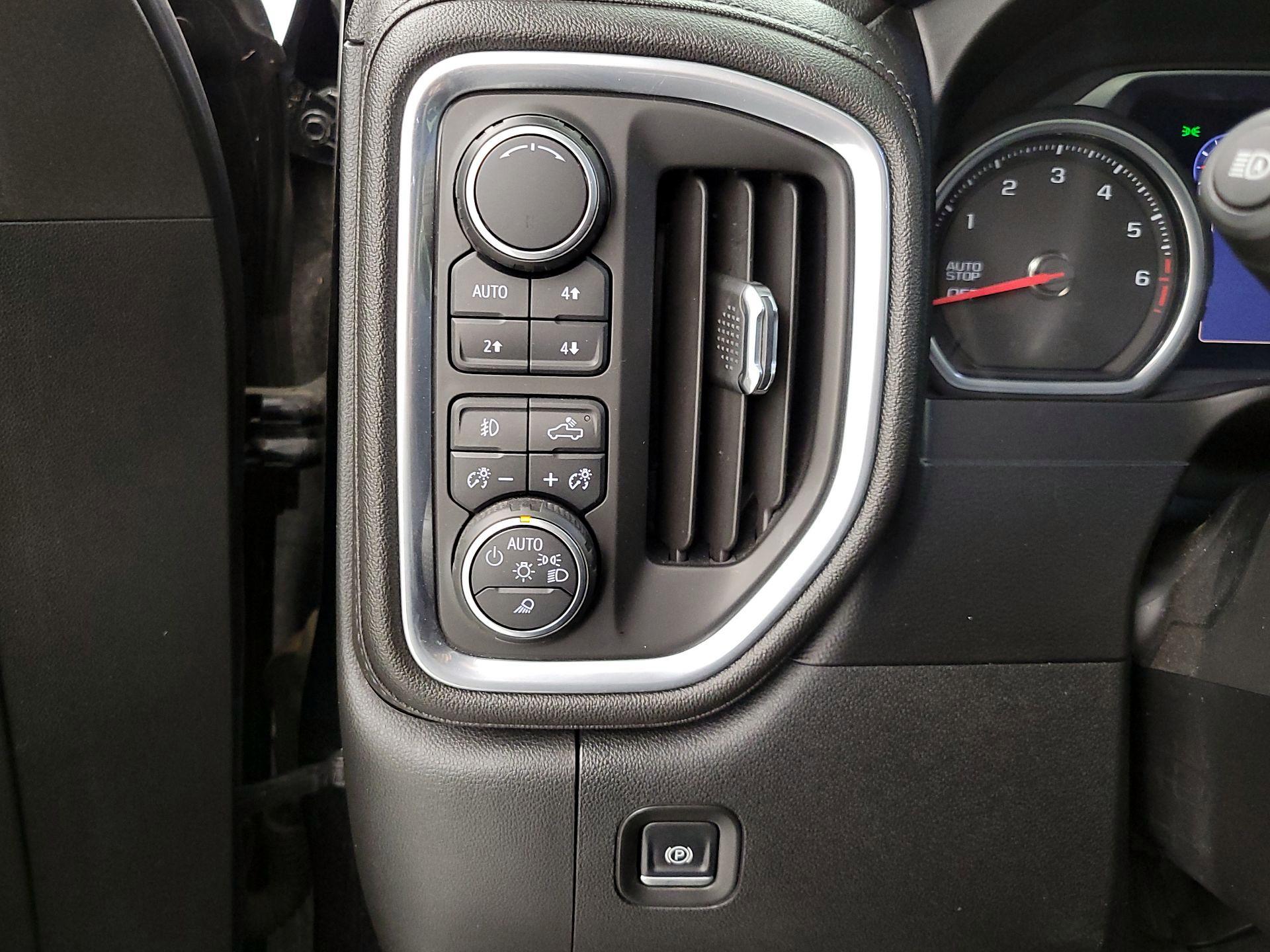 Thumbnail: 2019 Chevrolet Silverado 1500 - 13