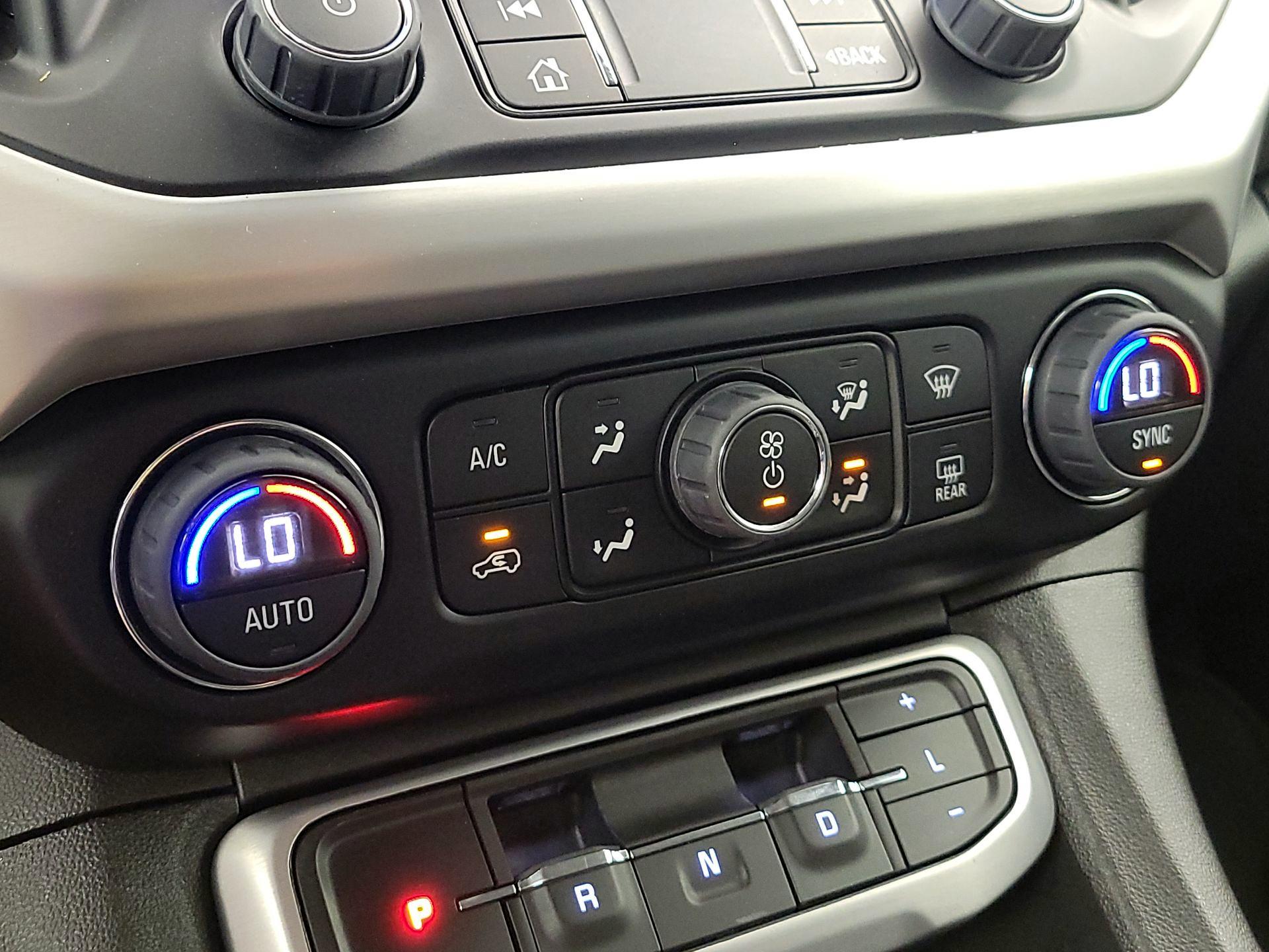 Thumbnail: 2023 GMC Acadia - 17