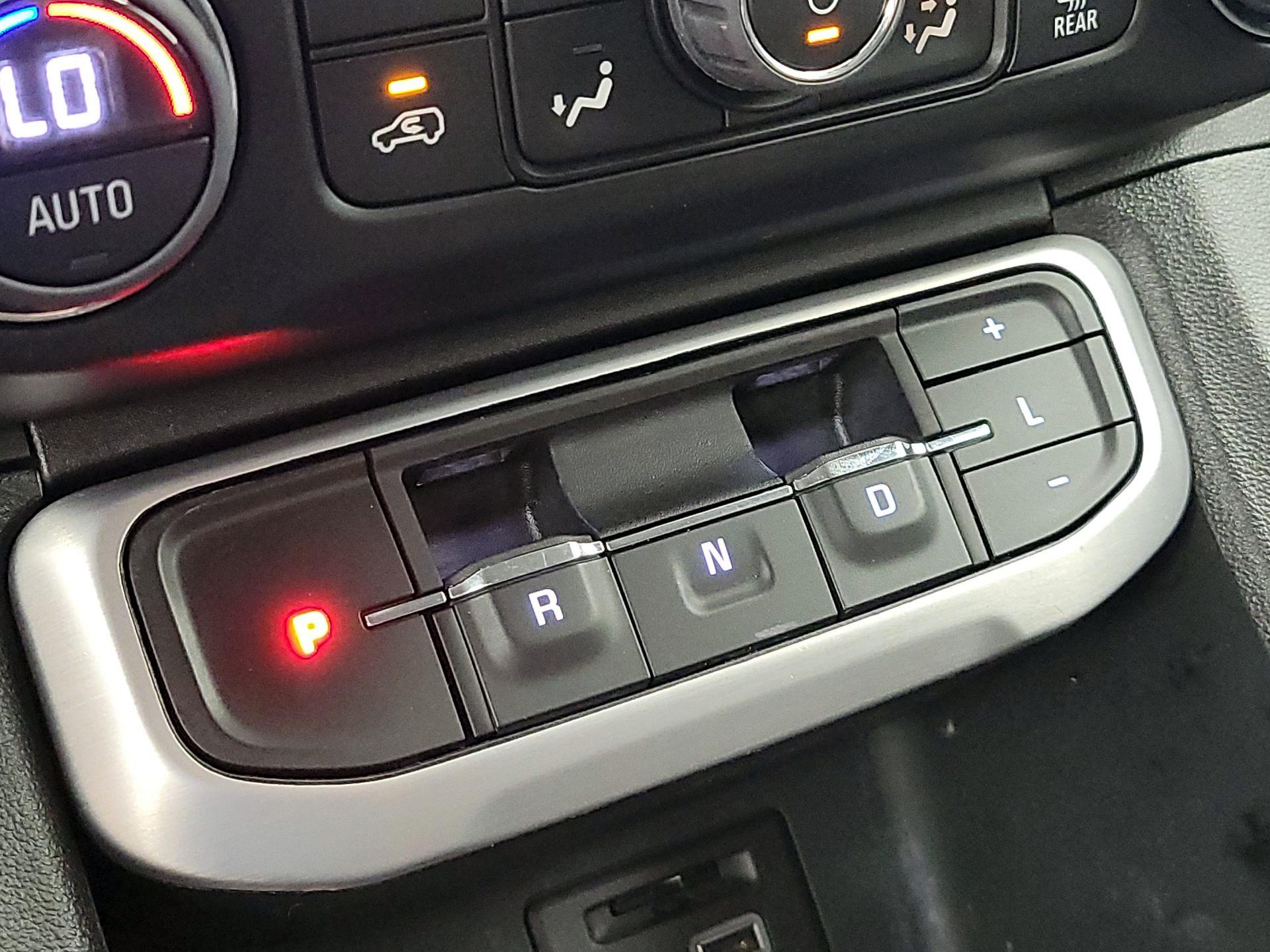Thumbnail: 2023 GMC Acadia - 18