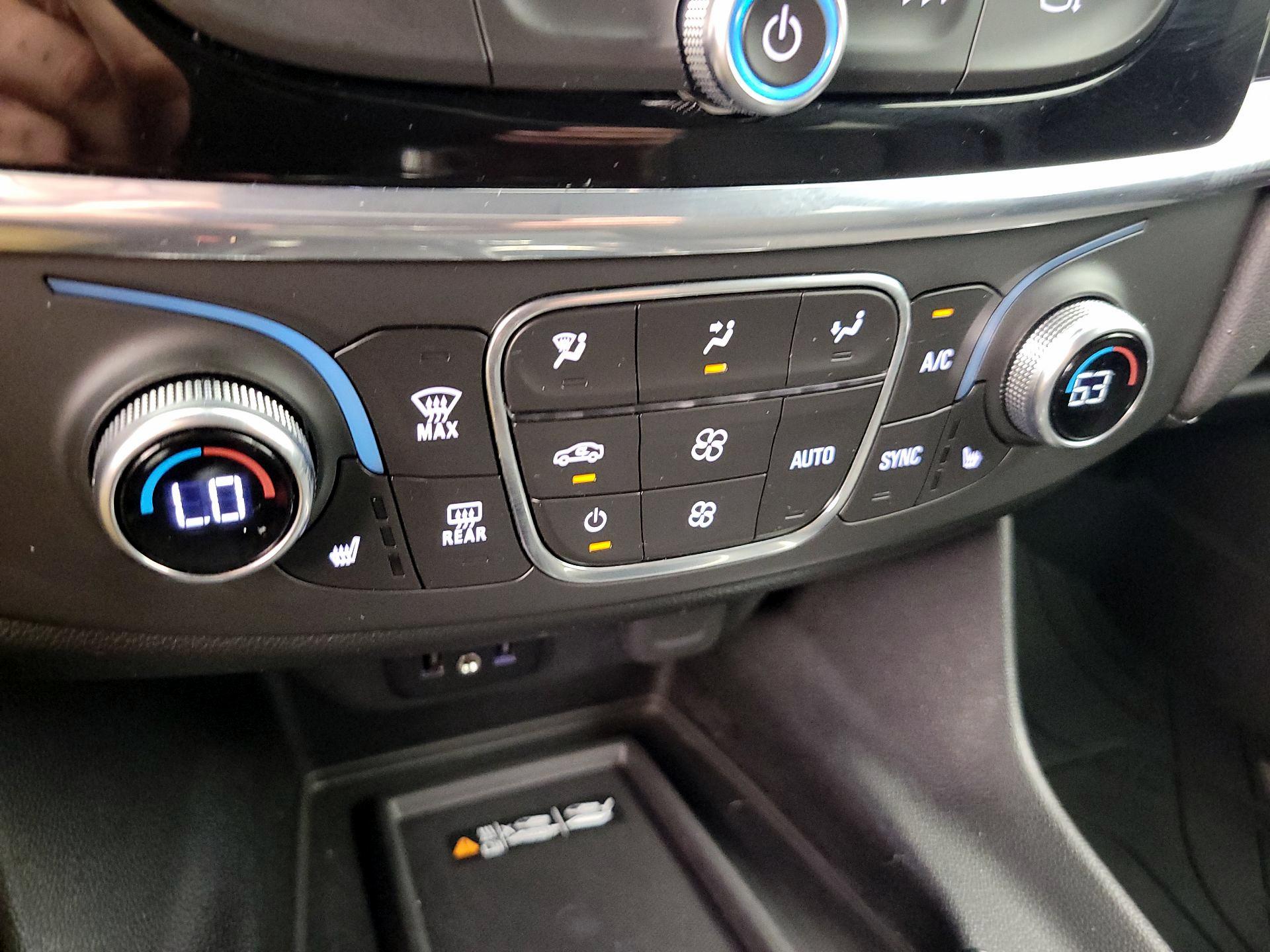 Thumbnail: 2023 Chevrolet Traverse - 16