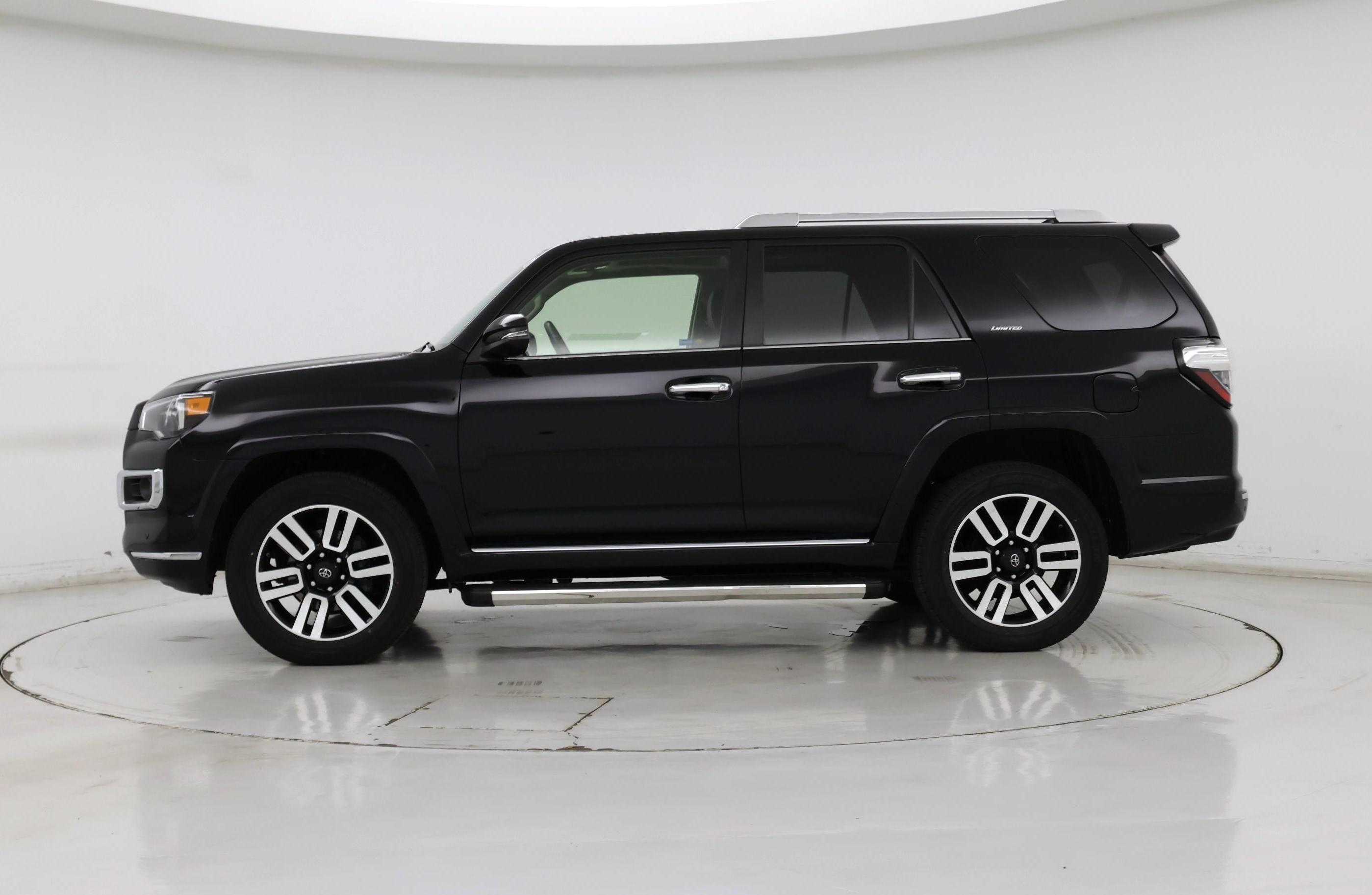 Thumbnail: 2018 Toyota 4Runner - 3