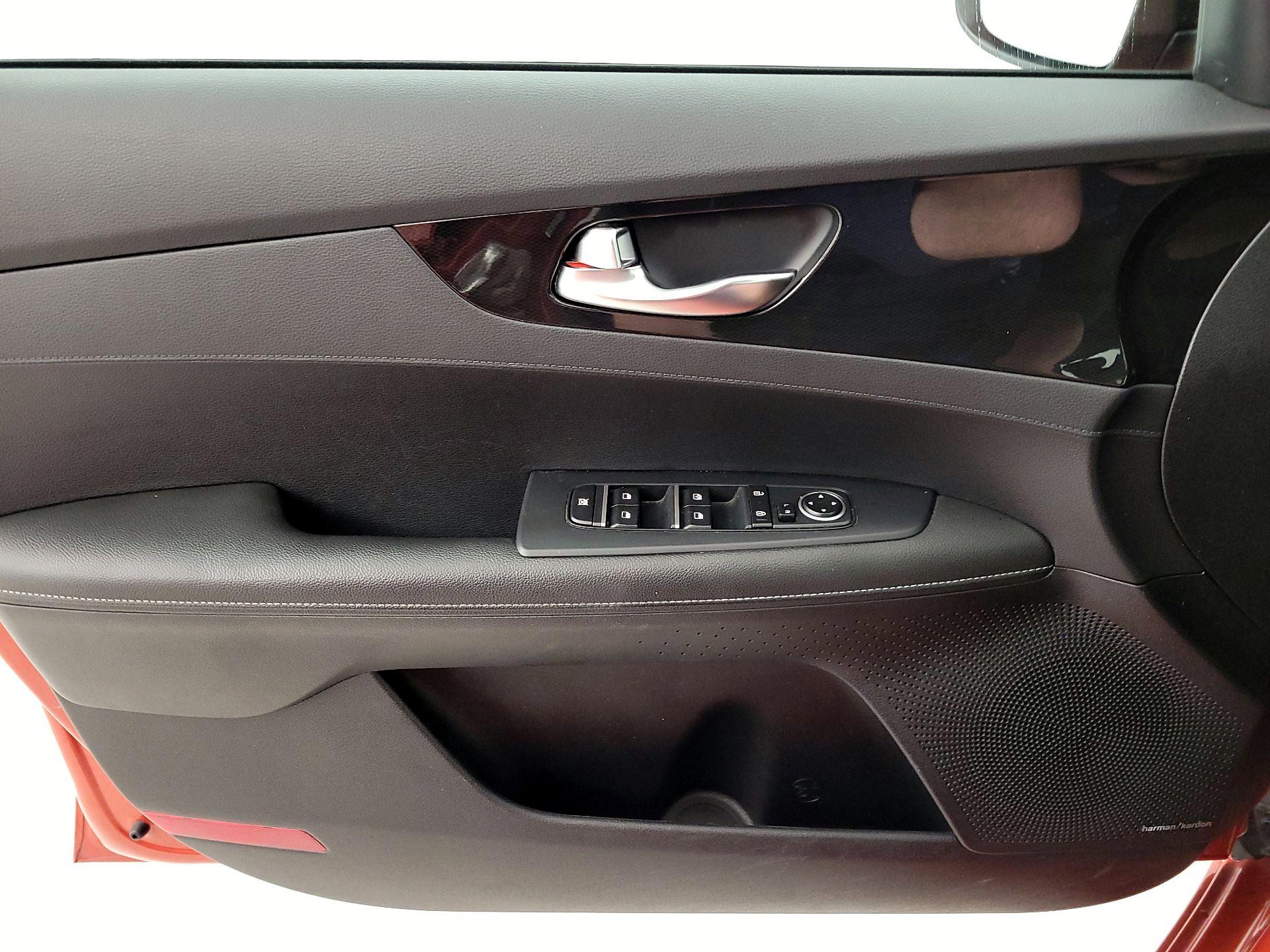 Thumbnail: 2020 Kia Forte - 12