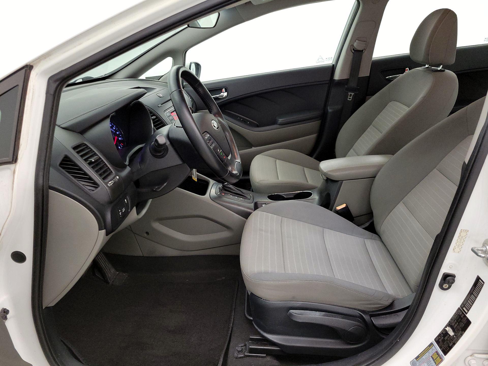 Thumbnail: 2015 Kia Forte - 11