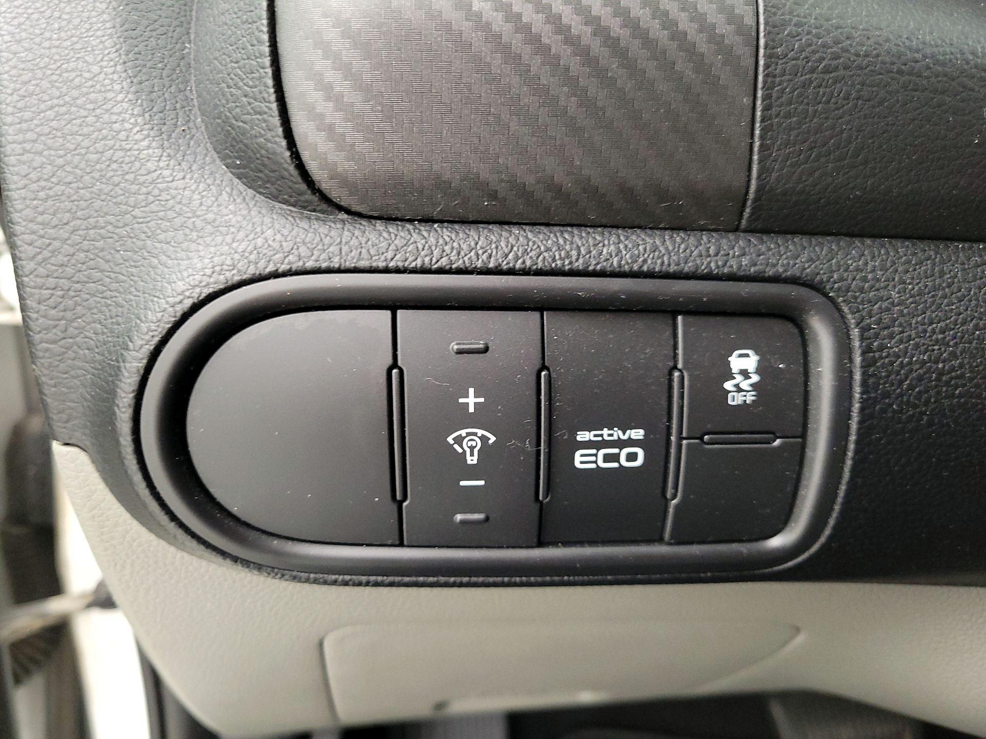 Thumbnail: 2015 Kia Forte - 13